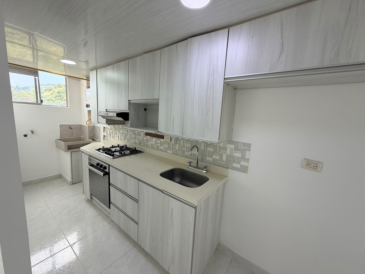 VENDO APARTAMENTO EN LOMA DE OS BERNAL