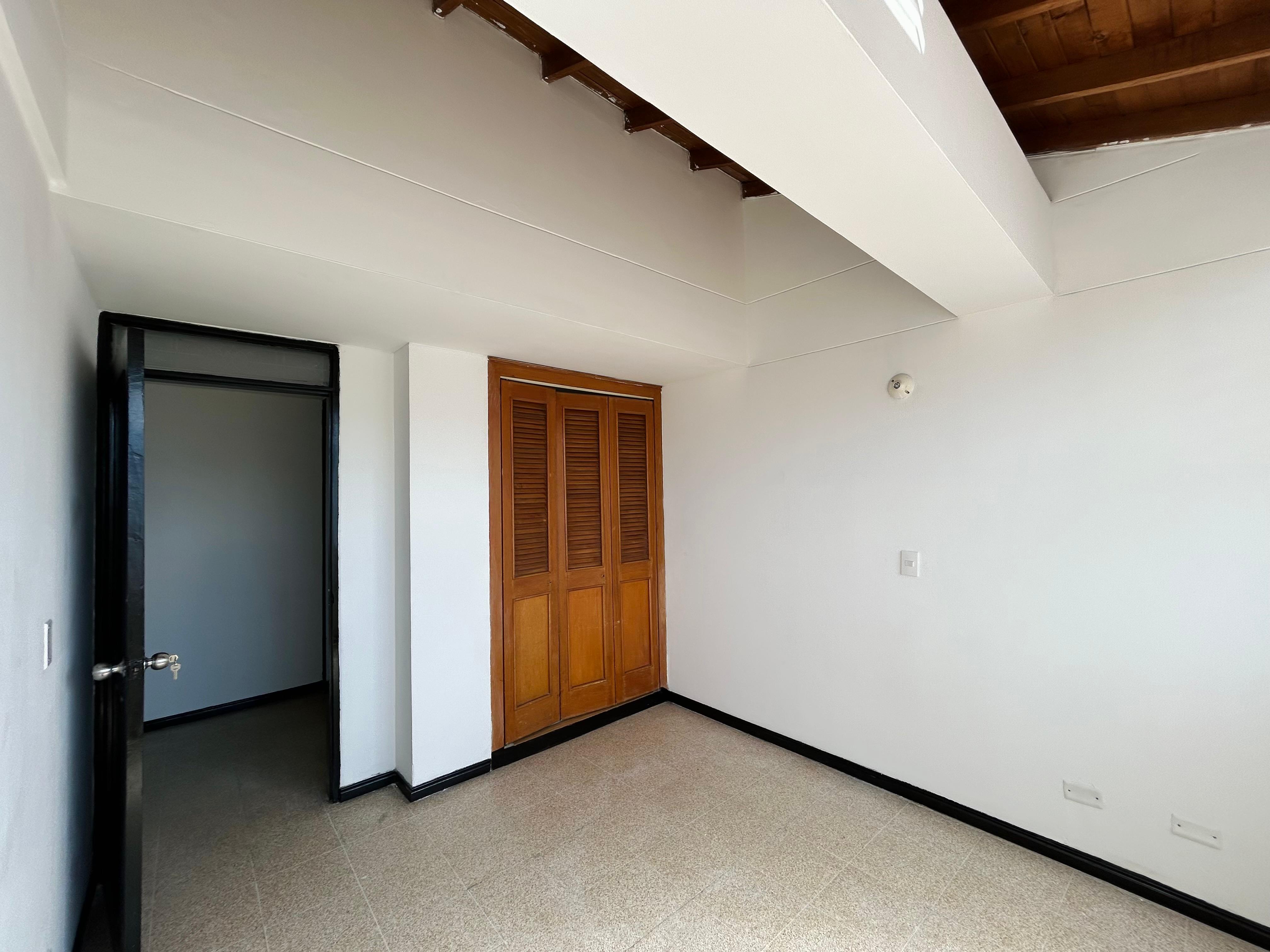Arriendo apartamento duplex en simon bolivar