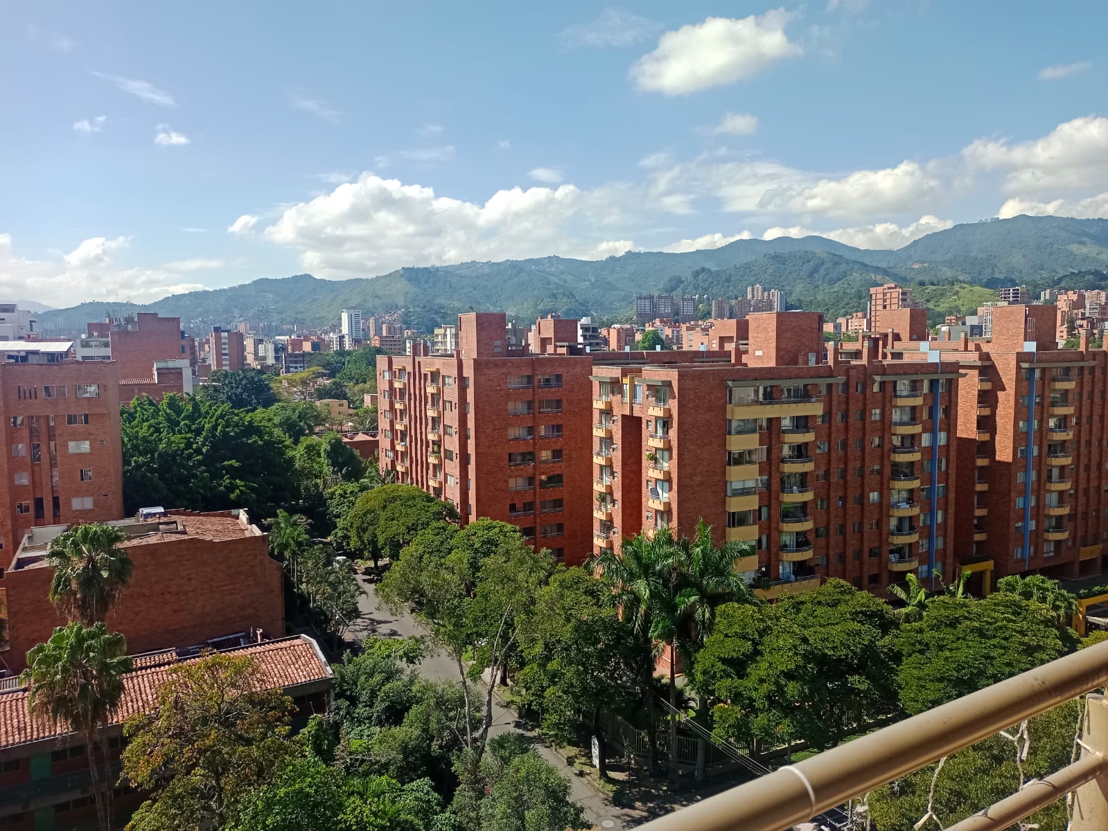 Se arrienda apartamento en laureles