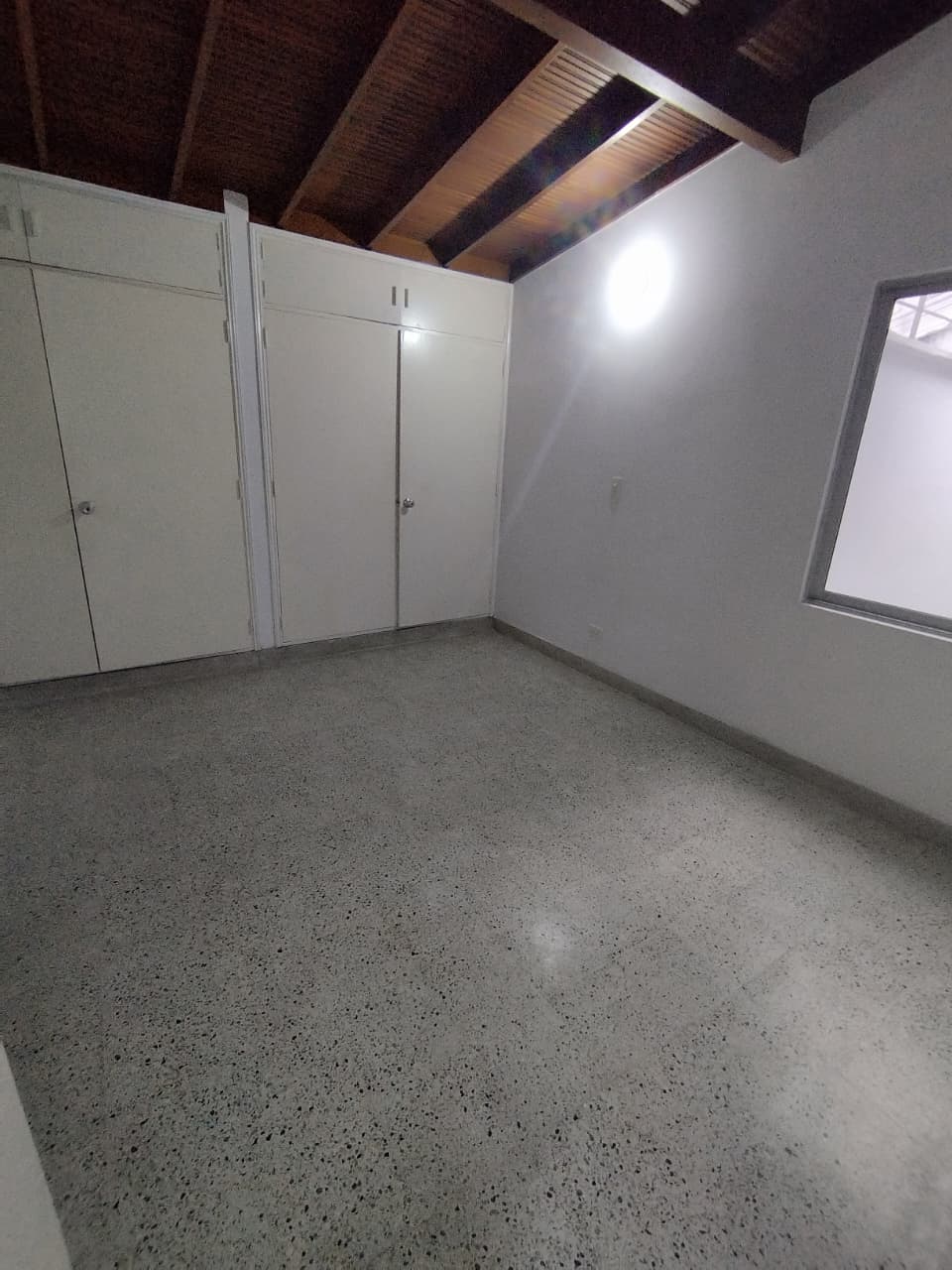 Arriendo casa en simón bolívar