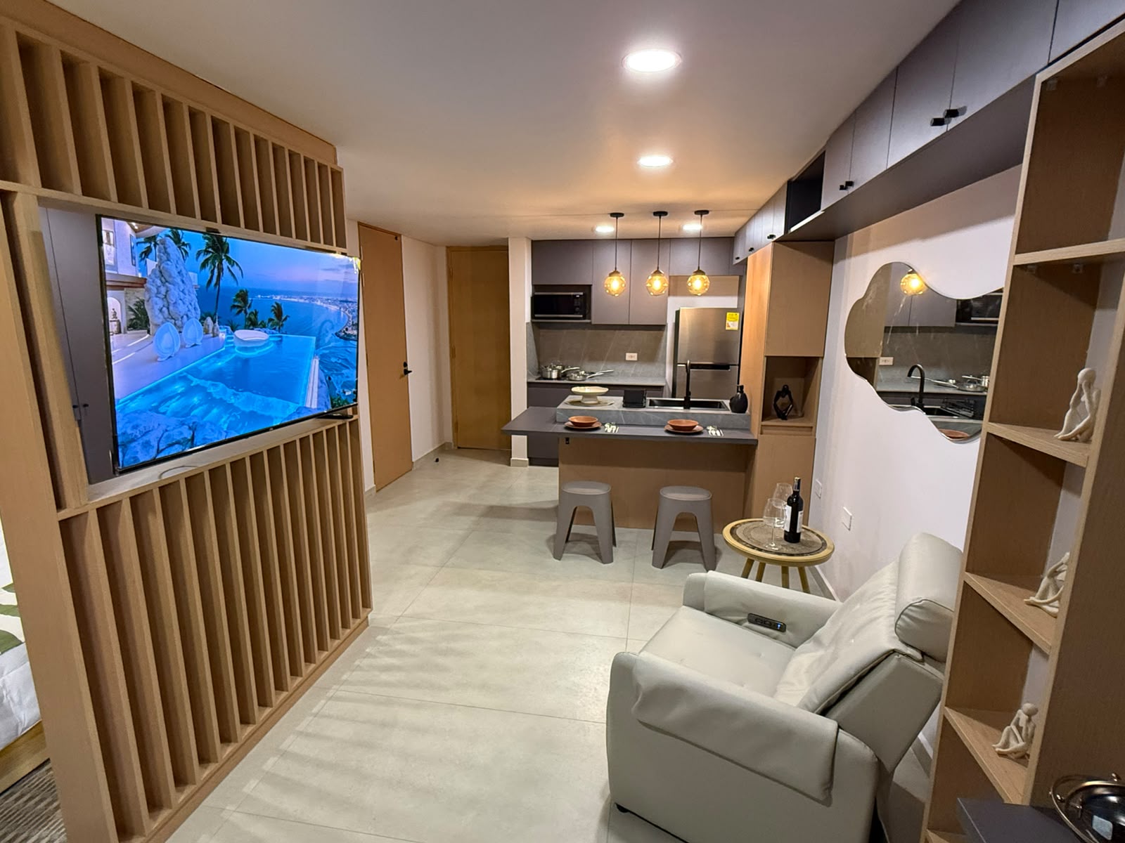 ARRIENDO SUITES AMOBLADAS EN BELEN ROSALES