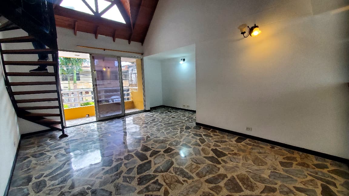 Arriendo casa en barrio Cristóbal