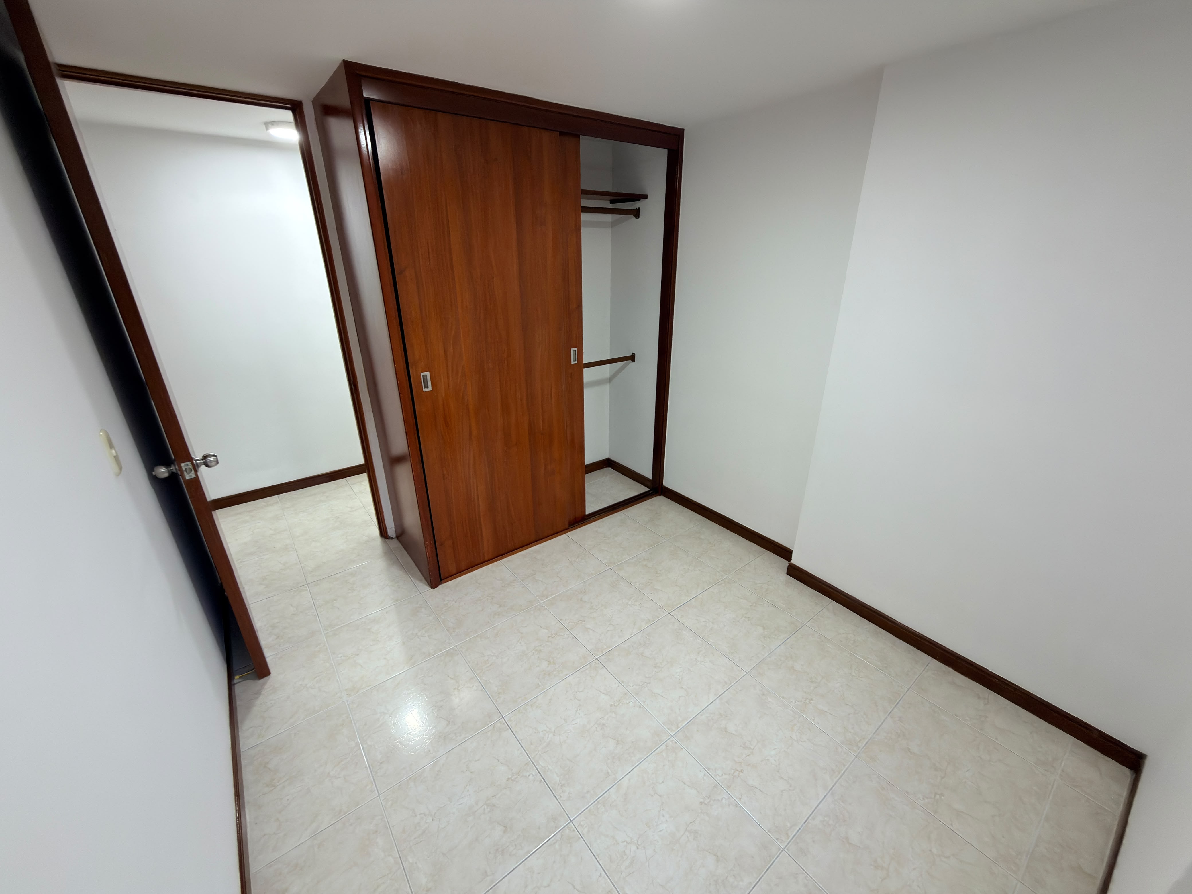 Arriendo Apartamento Lomas de los Bernal