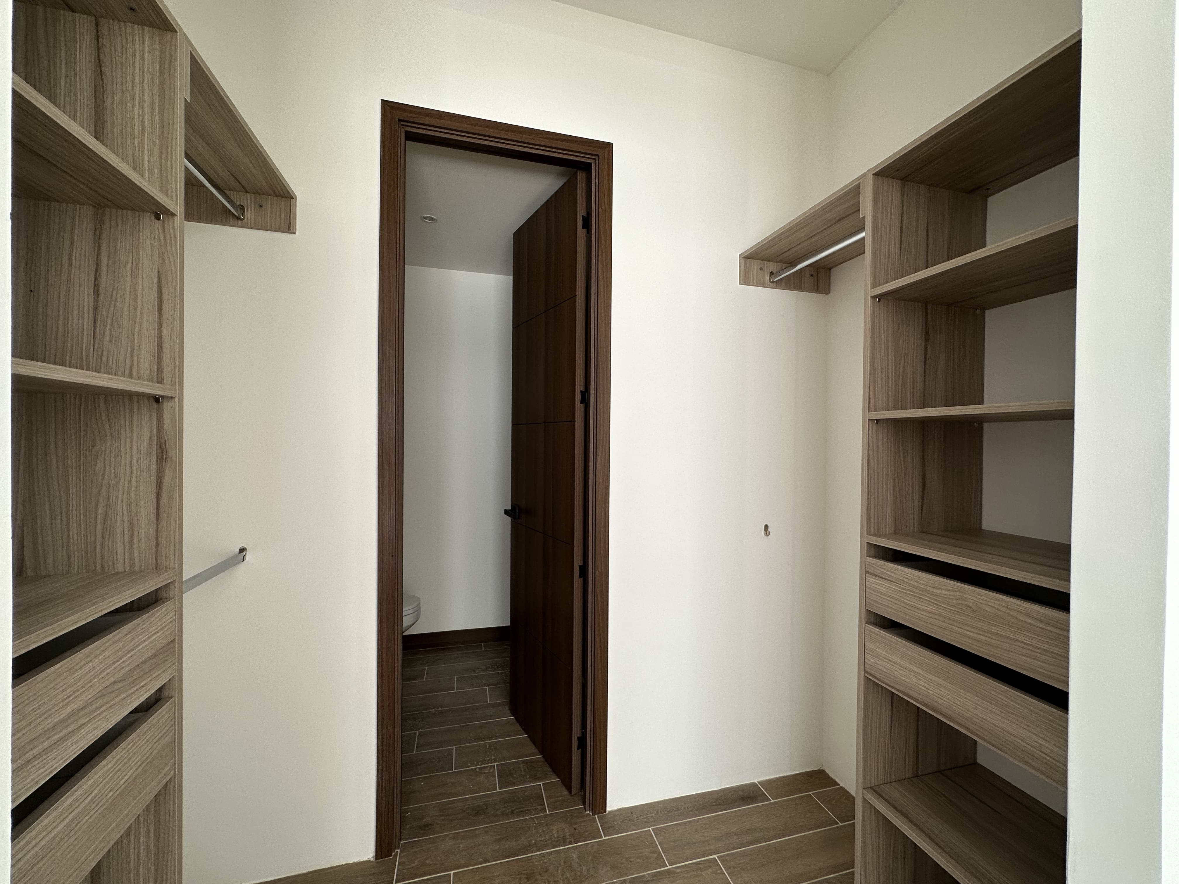 Apartamento en Alquiler Edificio Vila Catorce, zona 14 Guatemala - Miniatura 10