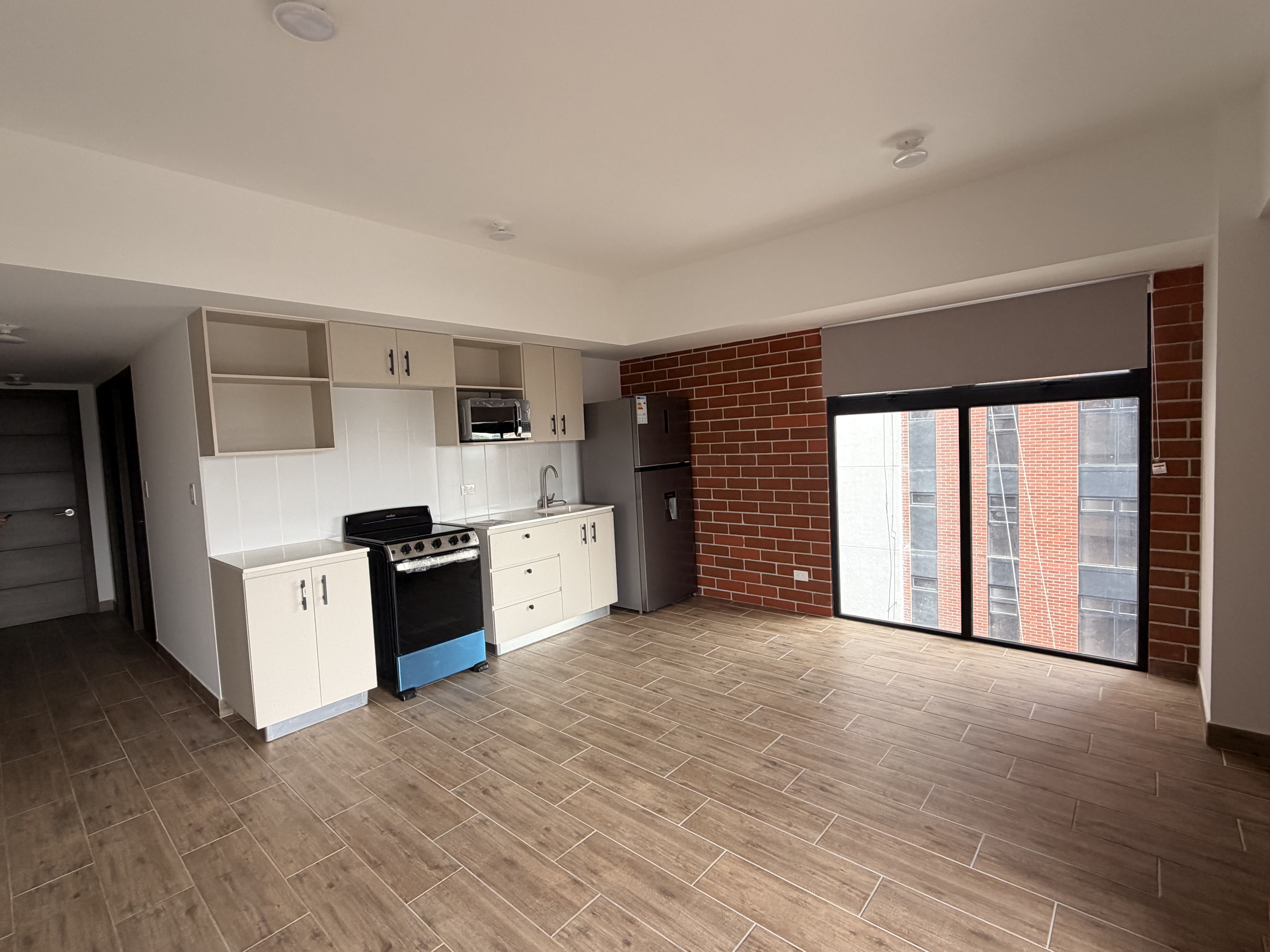 Apartamento en Alquiler Edificio Modra, zona 4 - Image 2