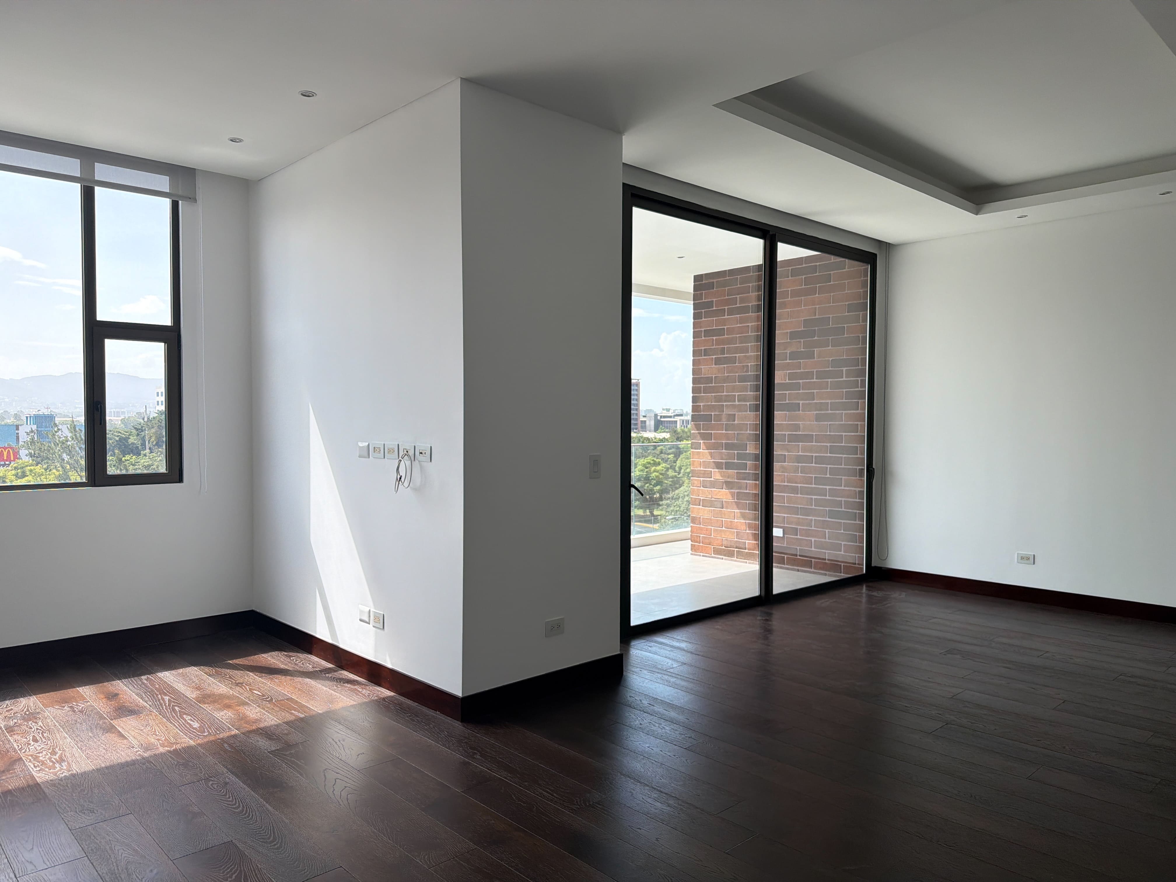 Apartamento en Venta / Alquiler Edificio Echo, zona 14 - Miniatura 3