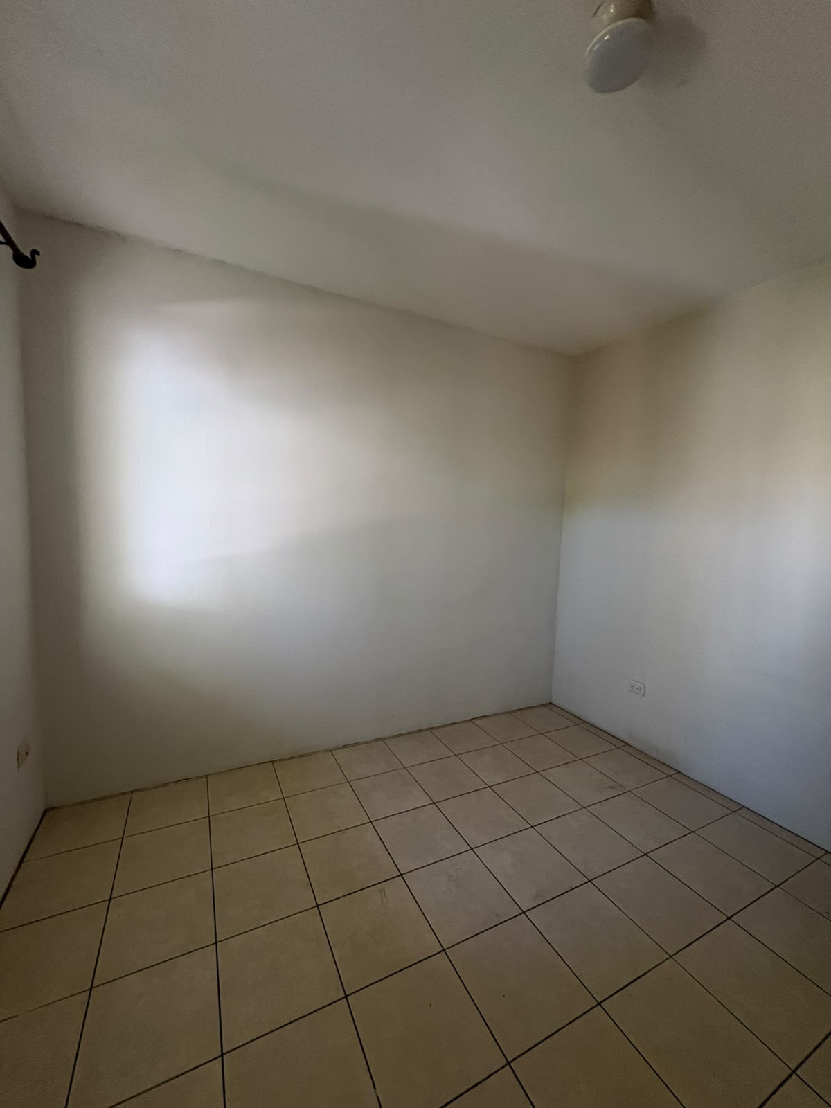 Casa en Alquiler Jardines de San Isidro, zona 16 - Miniatura 23