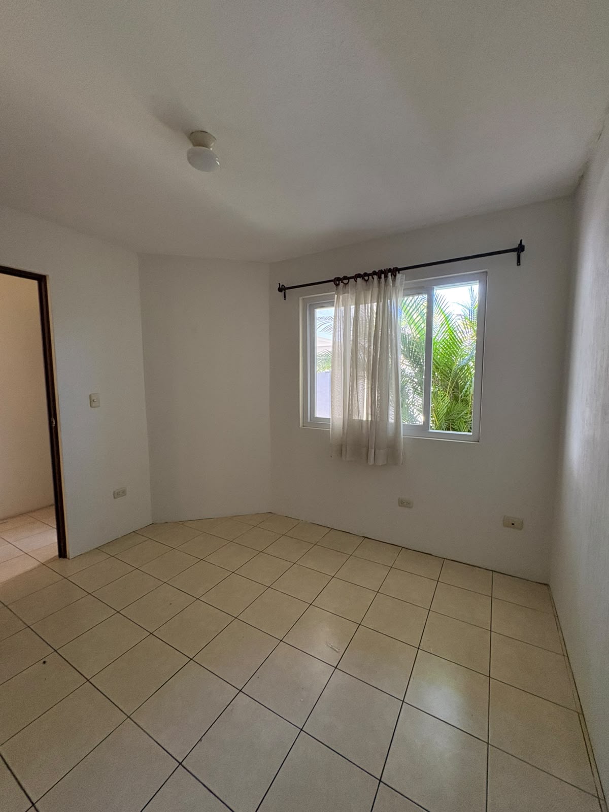 Casa en Alquiler Jardines de San Isidro, zona 16 - Miniatura 24