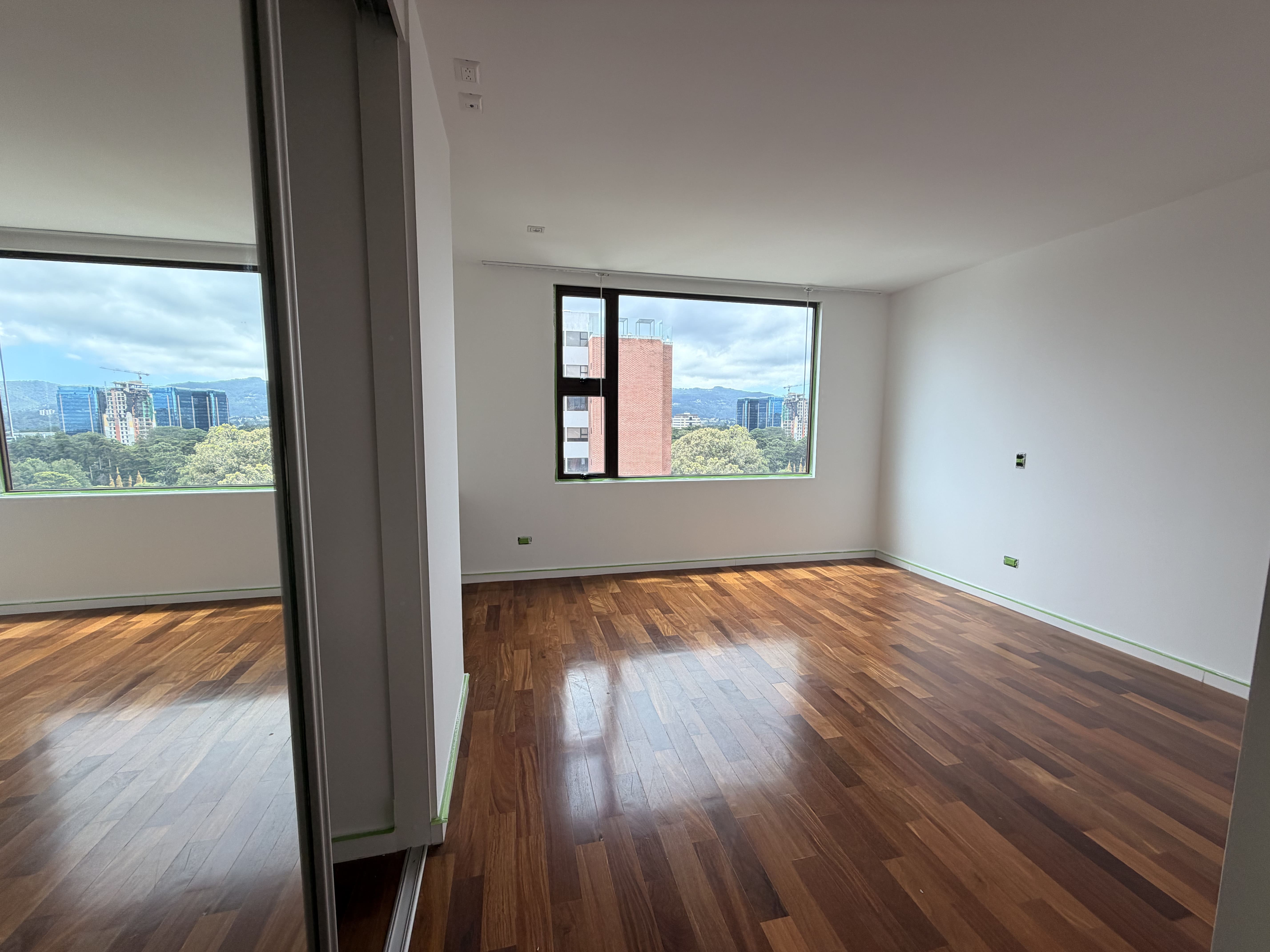 Apartamento en Alquiler Edificio Lucca, zona 10 - Miniatura 6