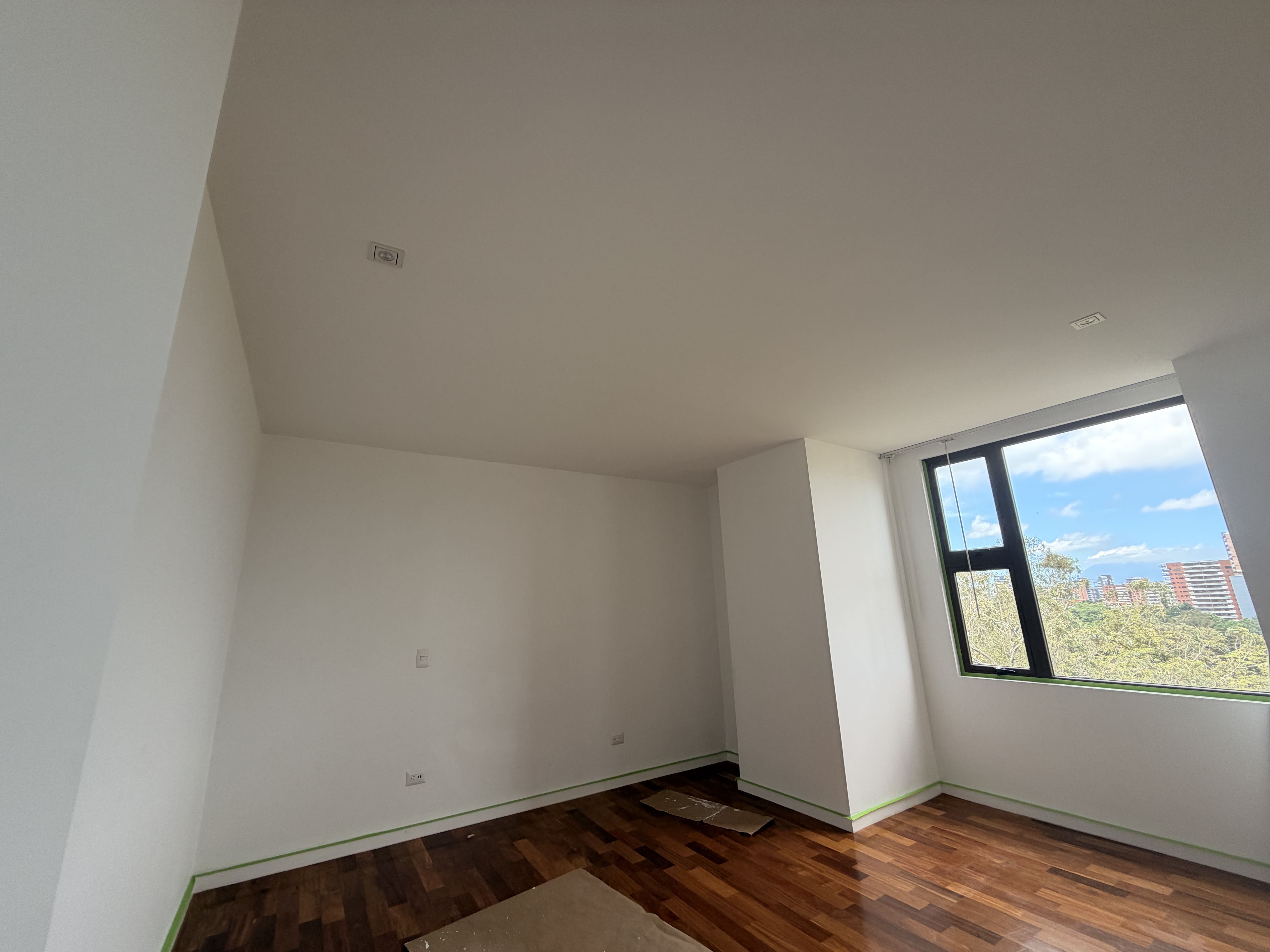 Apartamento en Alquiler Edificio Lucca, zona 10 - Miniatura 7
