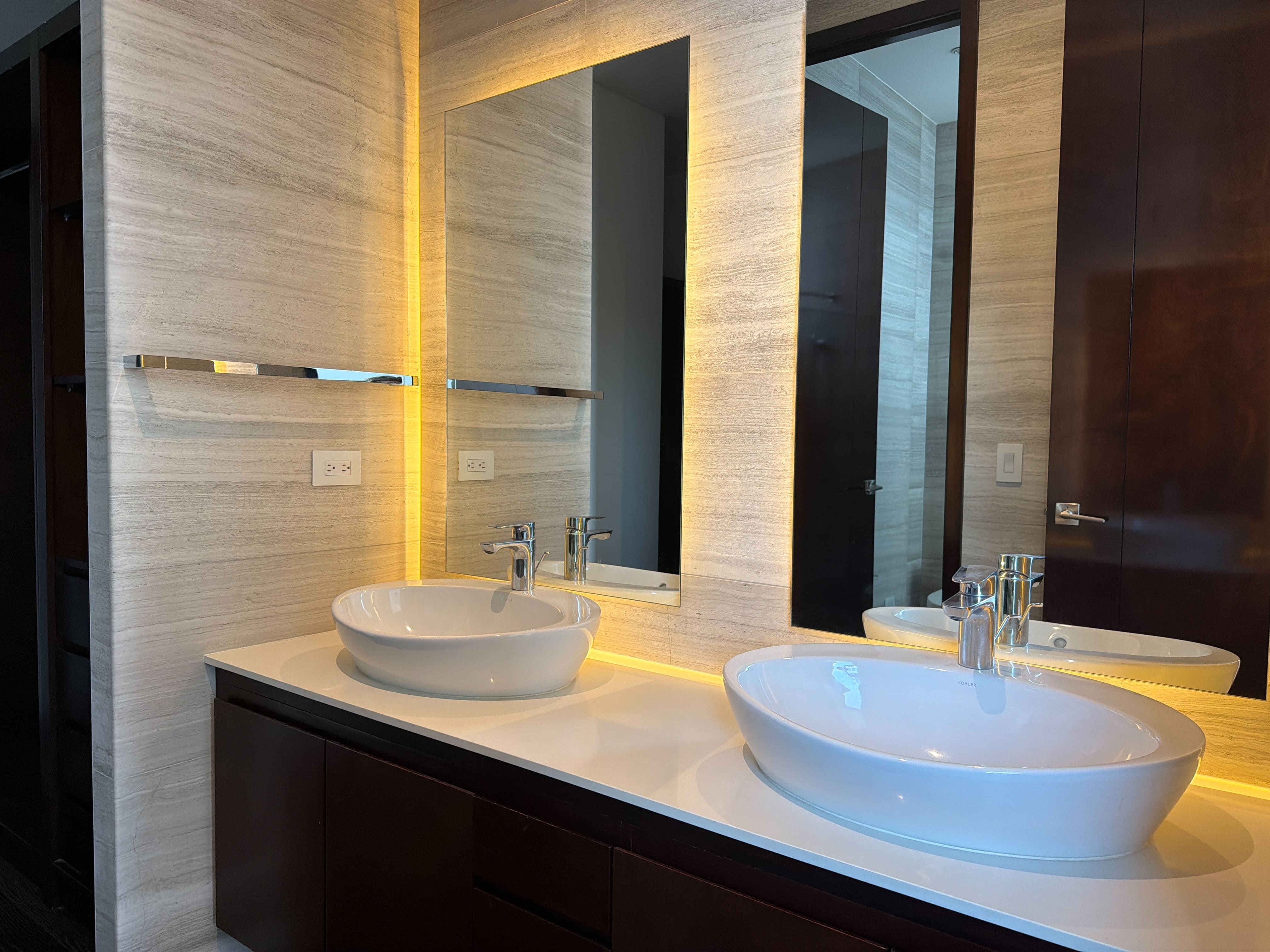 Apartamento en Venta / Alquiler Edificio Echo, zona 14 - Miniatura 13