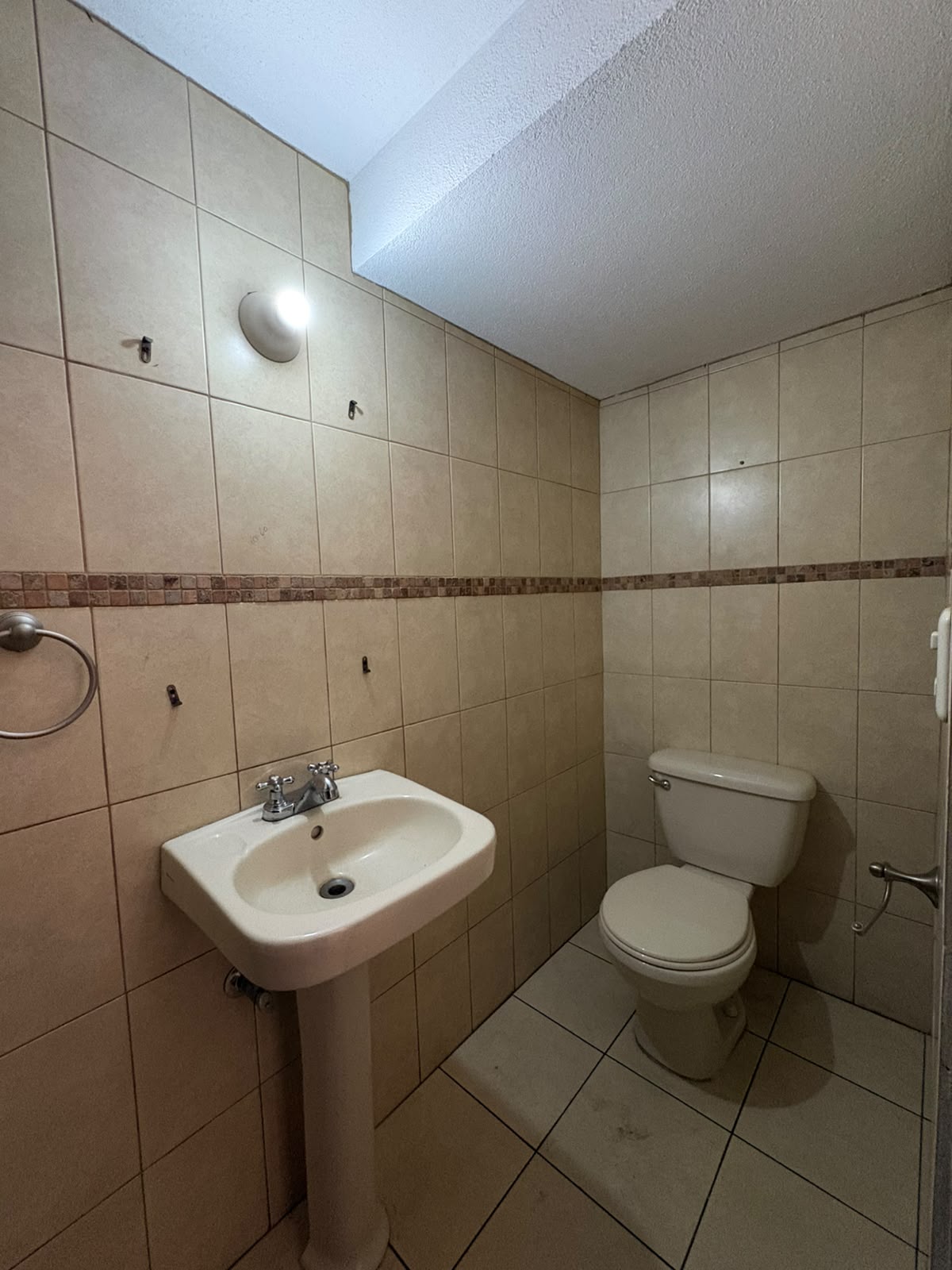 Casa en Alquiler Jardines de San Isidro, zona 16 - Miniatura 26