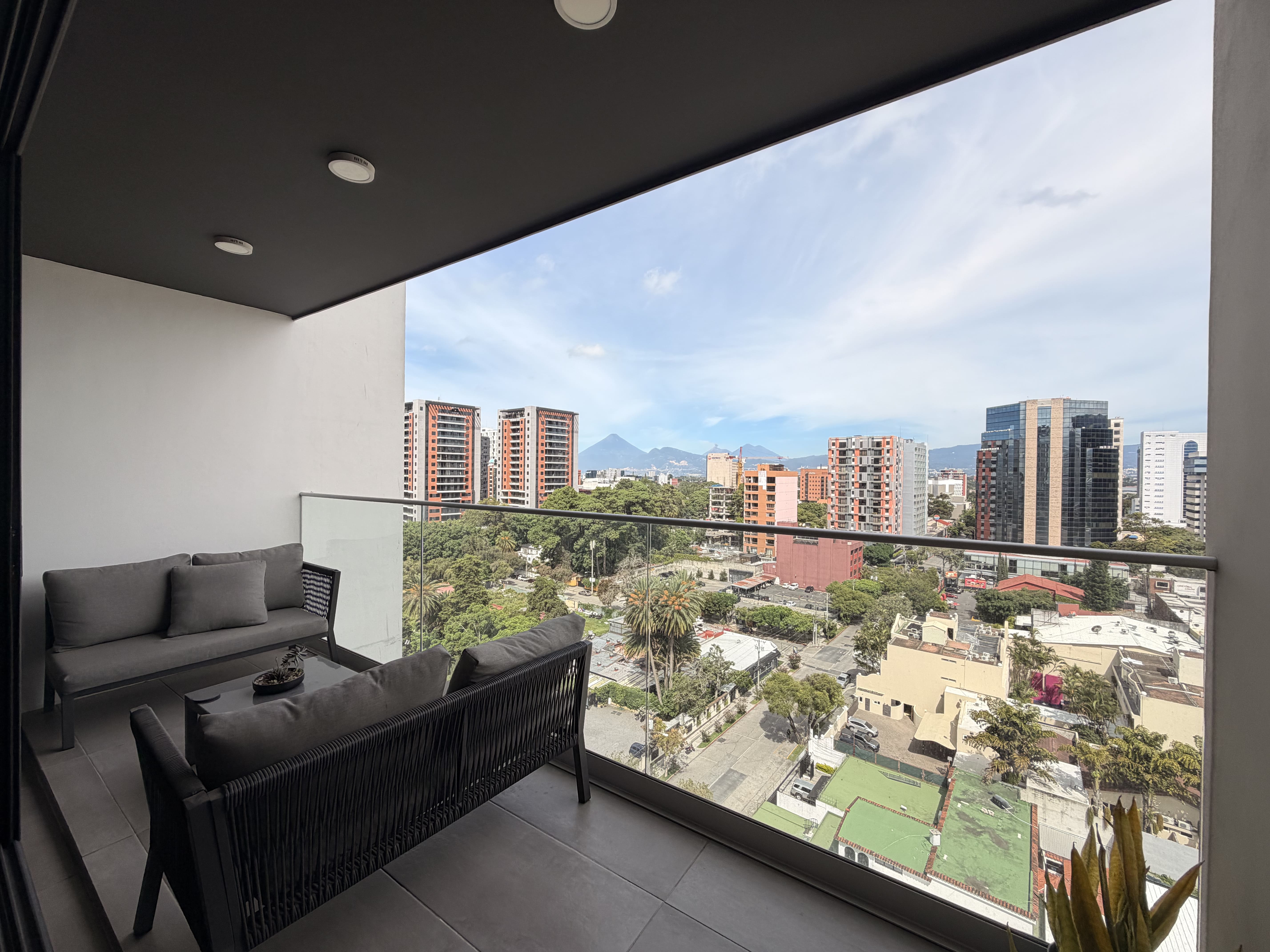 Apartamento en Alquiler Edificio Vasanta, zona 10 N12 - Miniatura 6