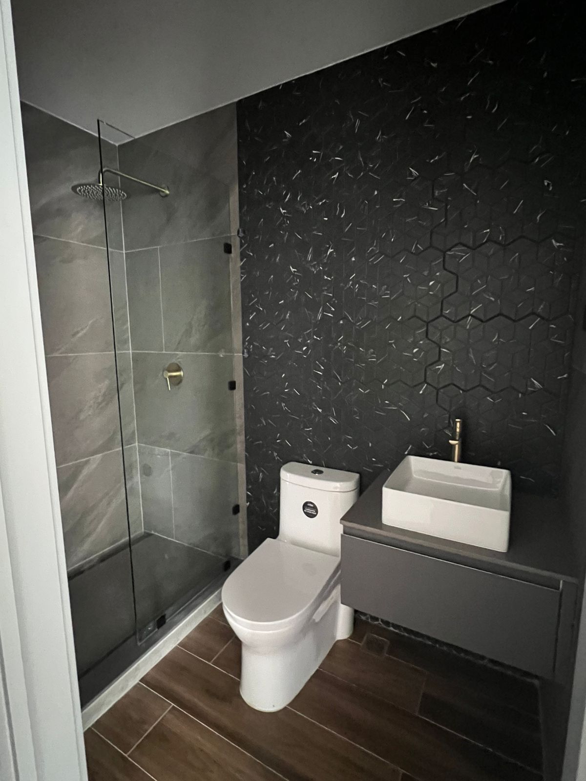 Apartamento en Alquiler Edificio Atarah, zona 10 - Image 5