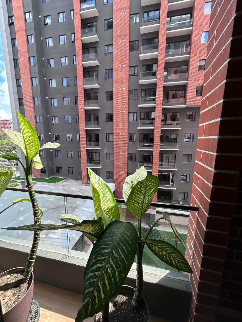 Apartamento en Alquiler Edificio Essenza, zona 13 - Image 4