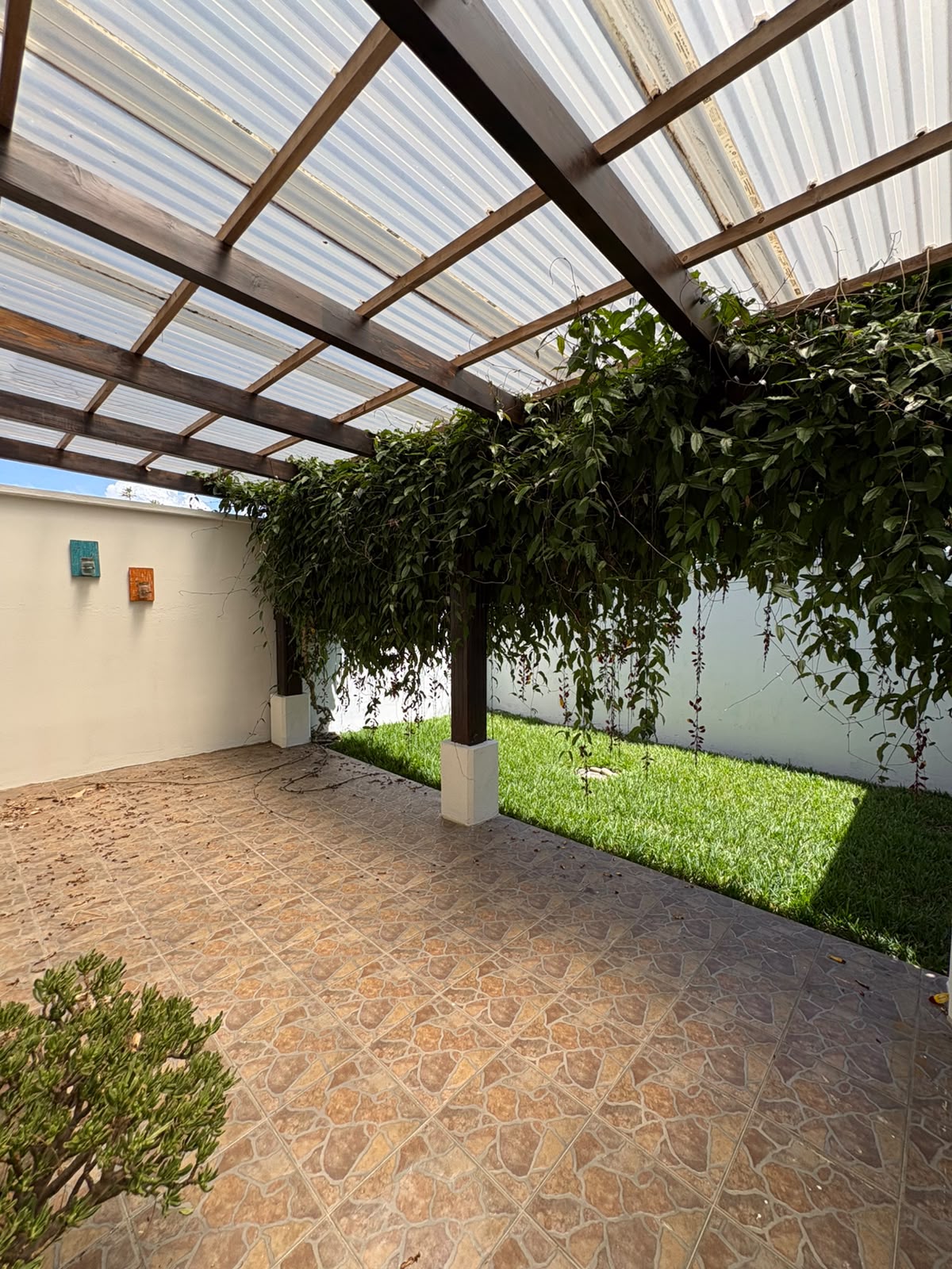 Casa en Alquiler Jardines de San Isidro, zona 16 - Image 5