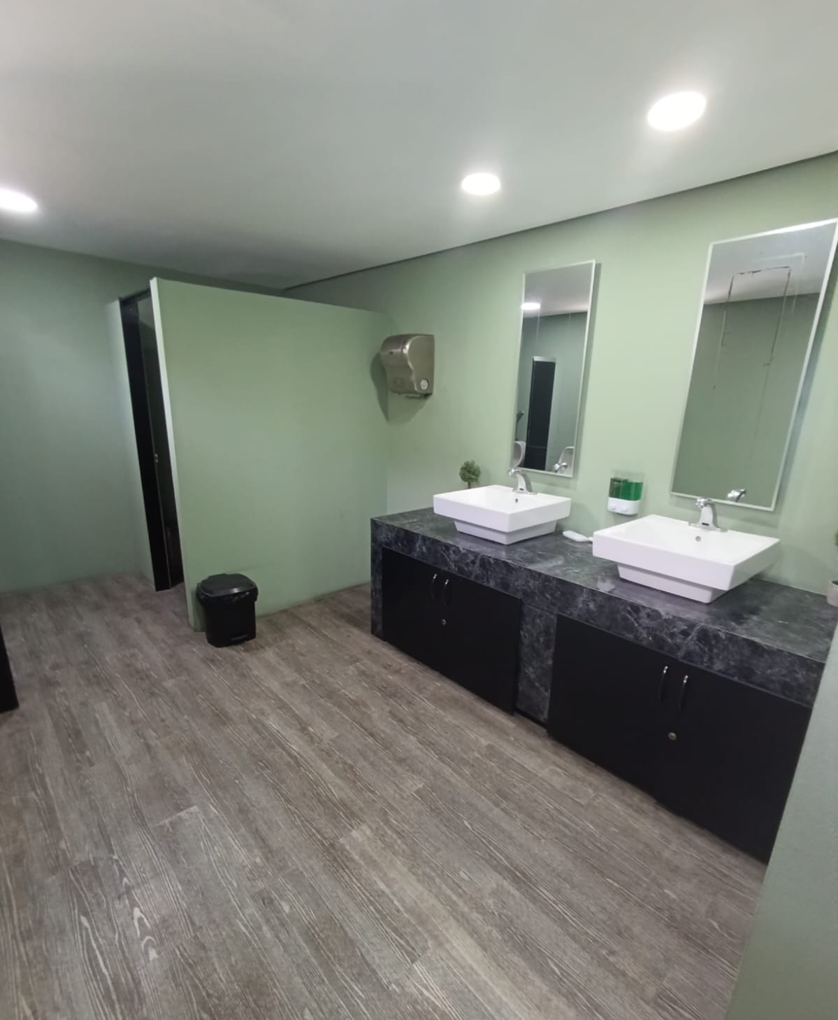 Propiedad Comercial en Alquiler zona 9 - Miniatura 32
