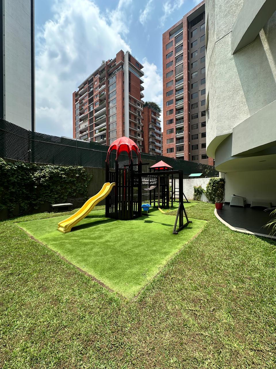 Apartamento en Alquiler Edificio Attica II, zona 14 - Miniatura 14