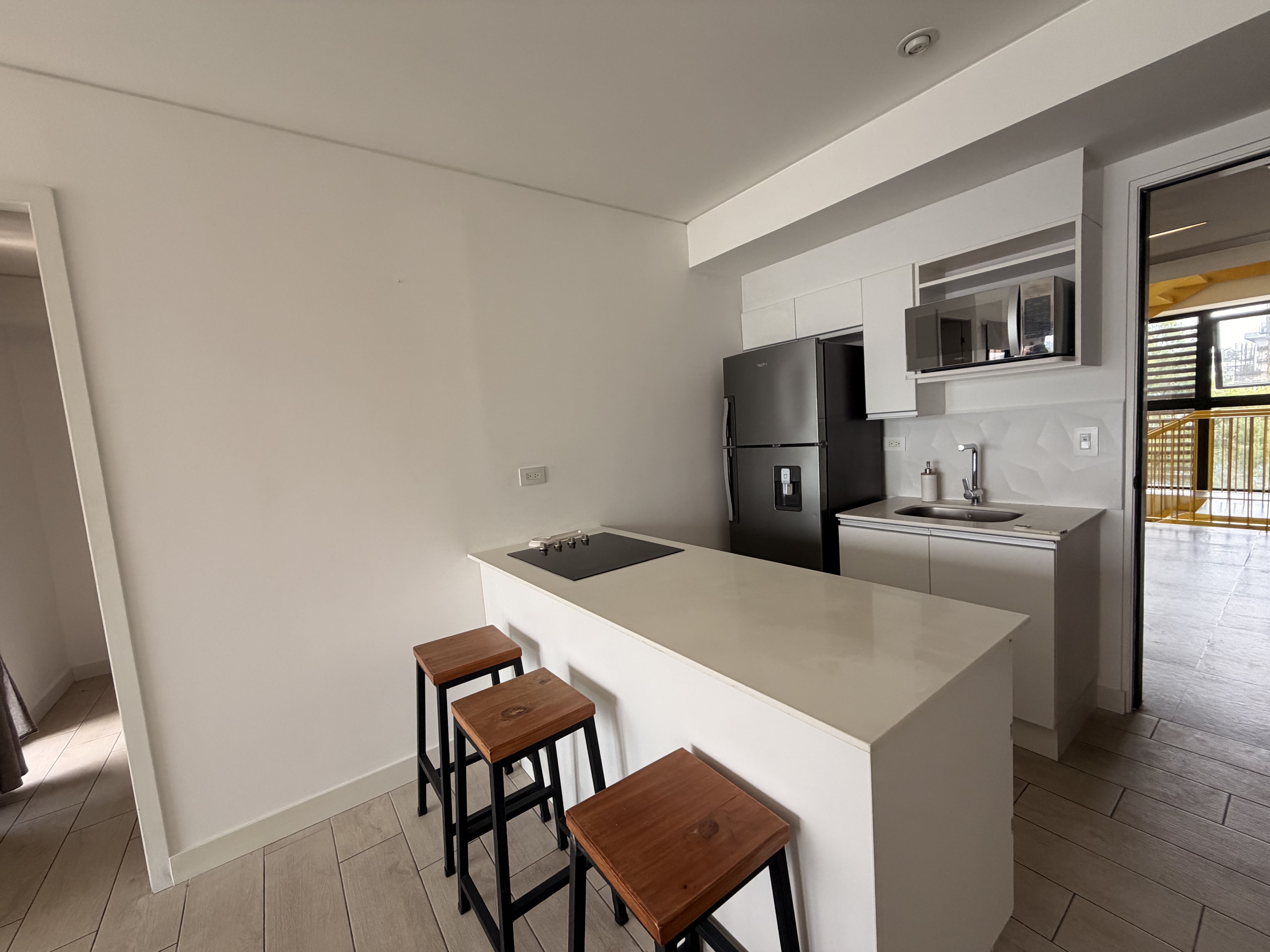 Apartamento en Alquiler Edificio Quo, zona 4 - Image 2