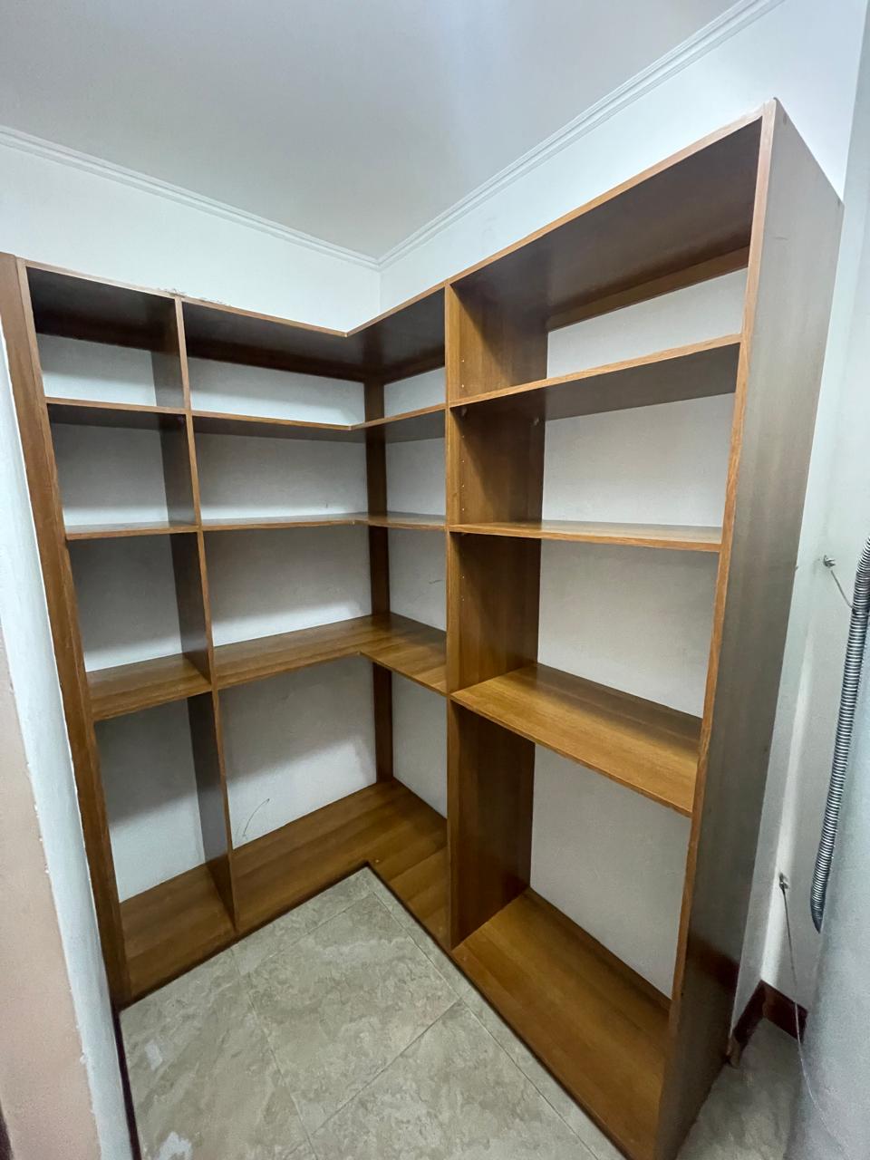 Apartamento en Alquiler Edificio Tadeus, zona 14 N6 - Image 4