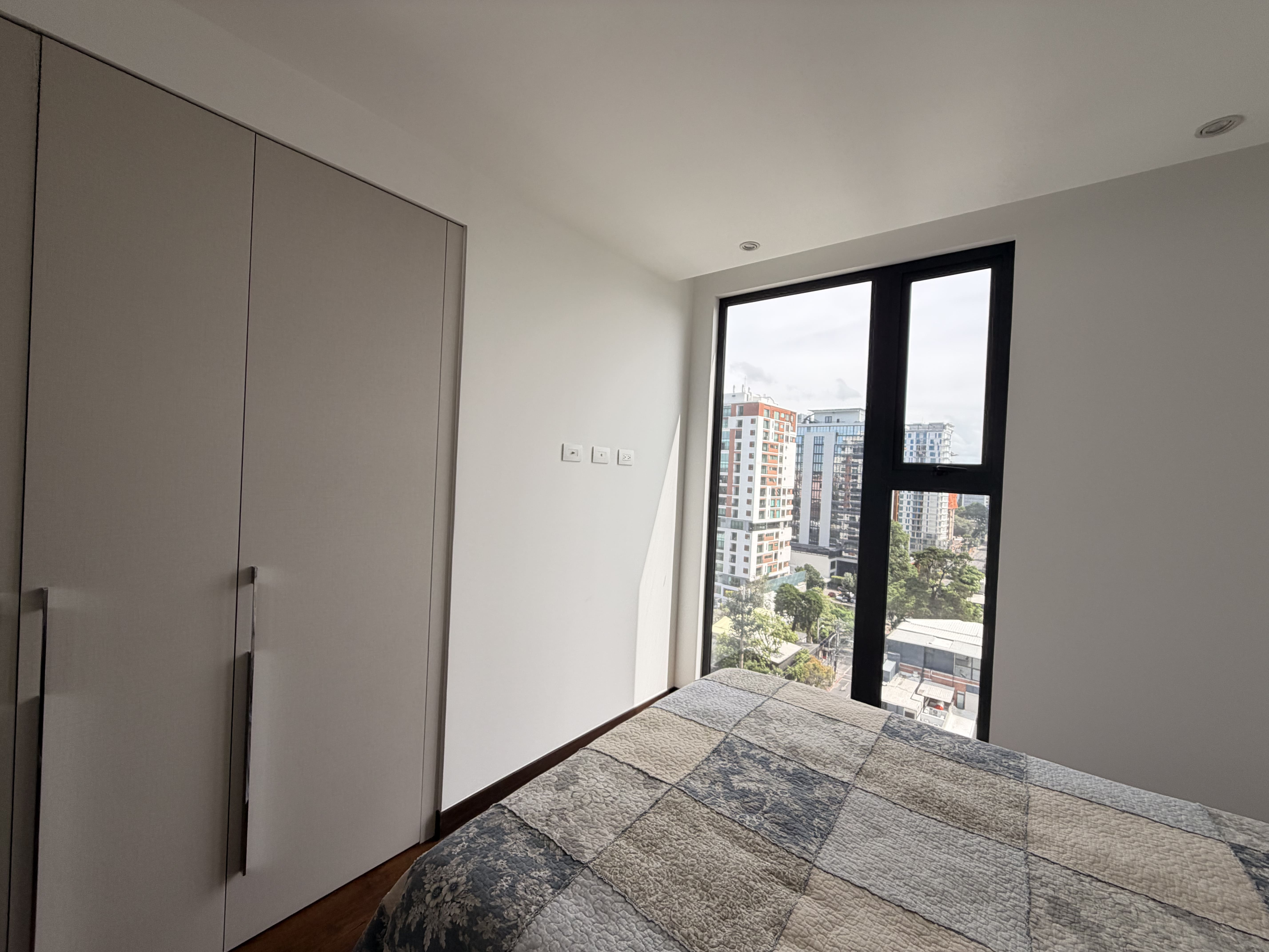 Apartamento en Alquiler Edificio Vasanta, zona 10 N12 - Miniatura 10