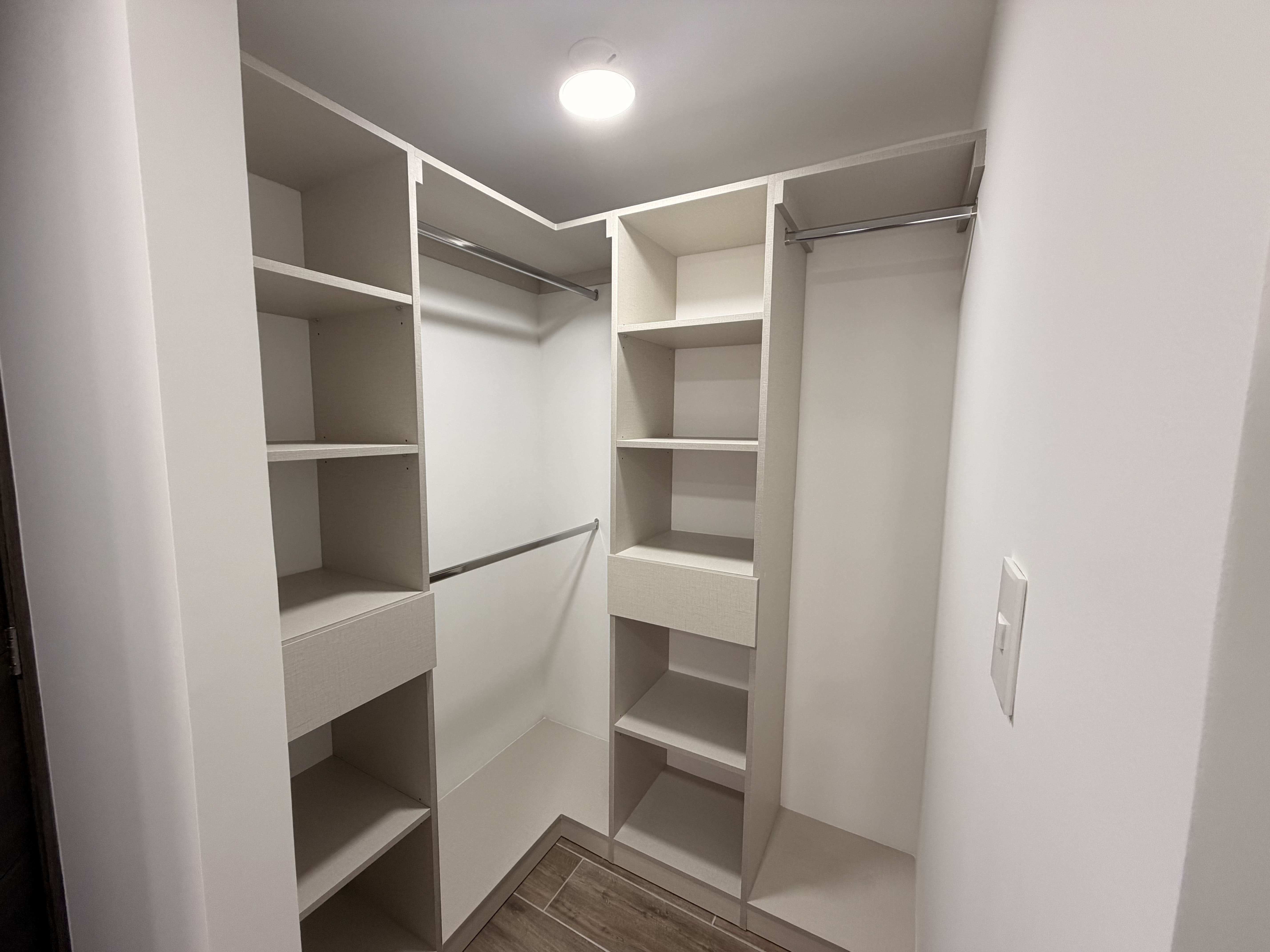 Apartamento en Alquiler Edificio Modra, zona 4 - Miniatura 8