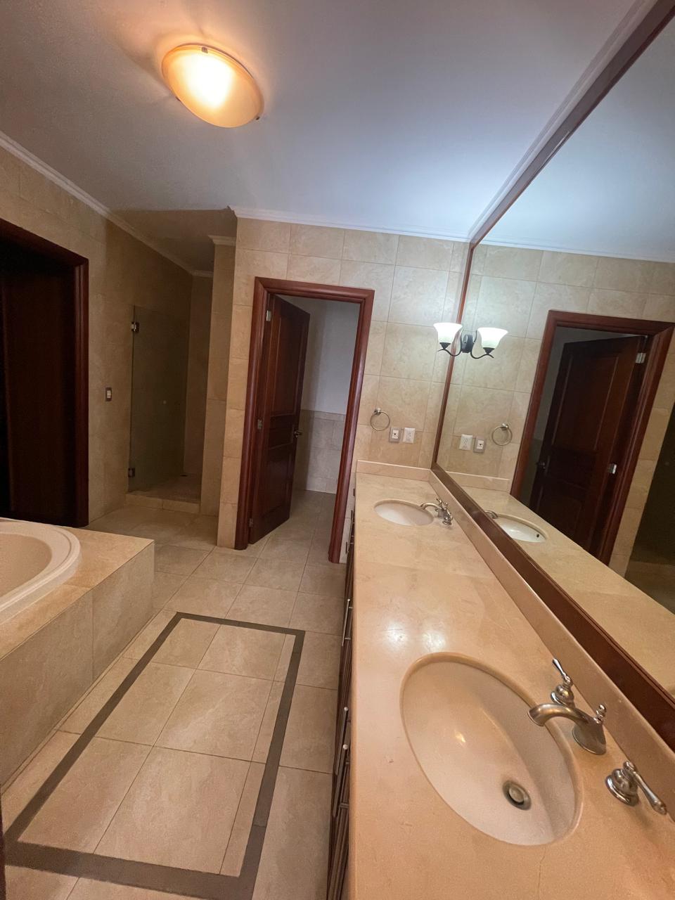 Apartamento en Alquiler Edificio Tadeus, zona 14 N6 - Miniatura 10