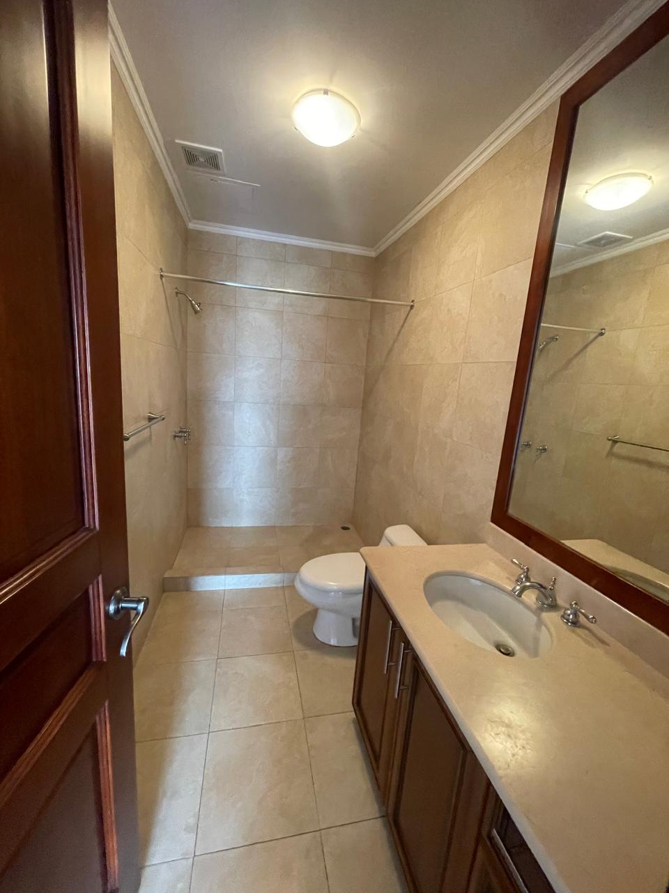 Apartamento en Alquiler Edificio Tadeus, zona 14 N6 - Miniatura 12