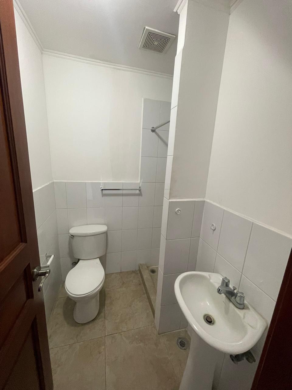 Apartamento en Alquiler Edificio Tadeus, zona 14 N6 - Miniatura 13