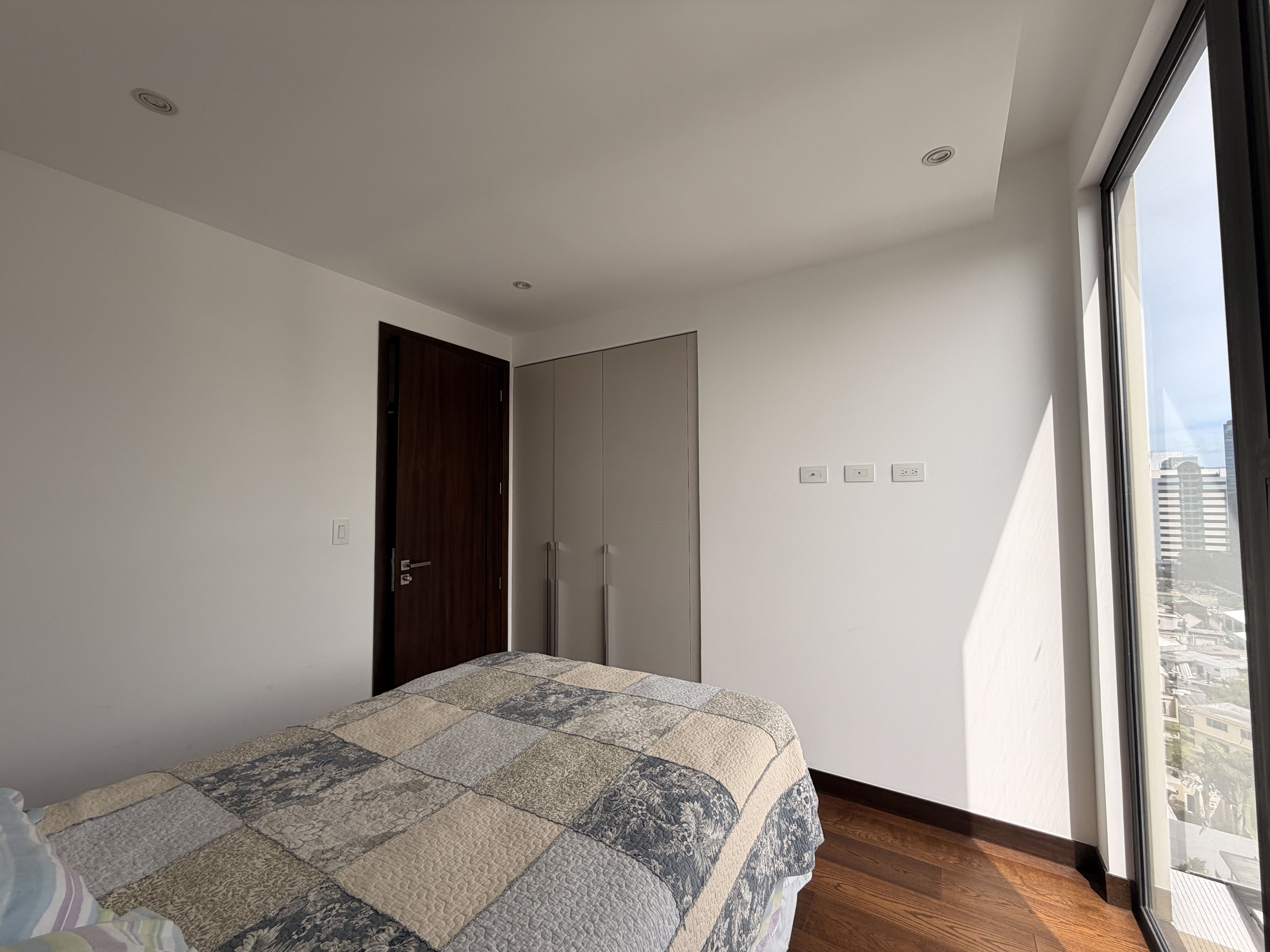 Apartamento en Alquiler Edificio Vasanta, zona 10 N12 - Miniatura 11