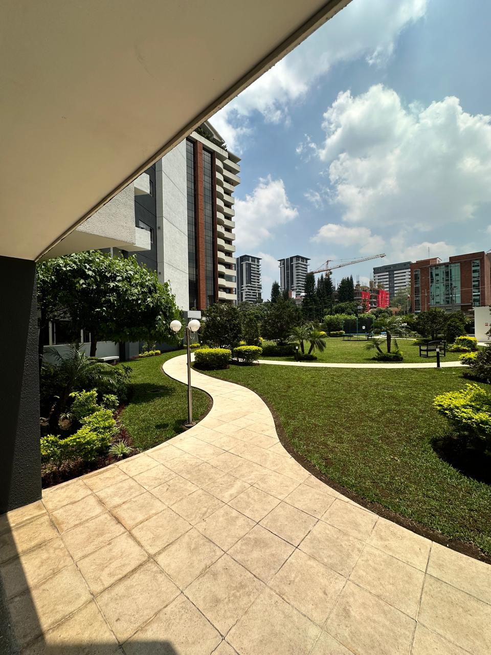 Apartamento en Alquiler Edificio Attica II, zona 14 - Miniatura 12