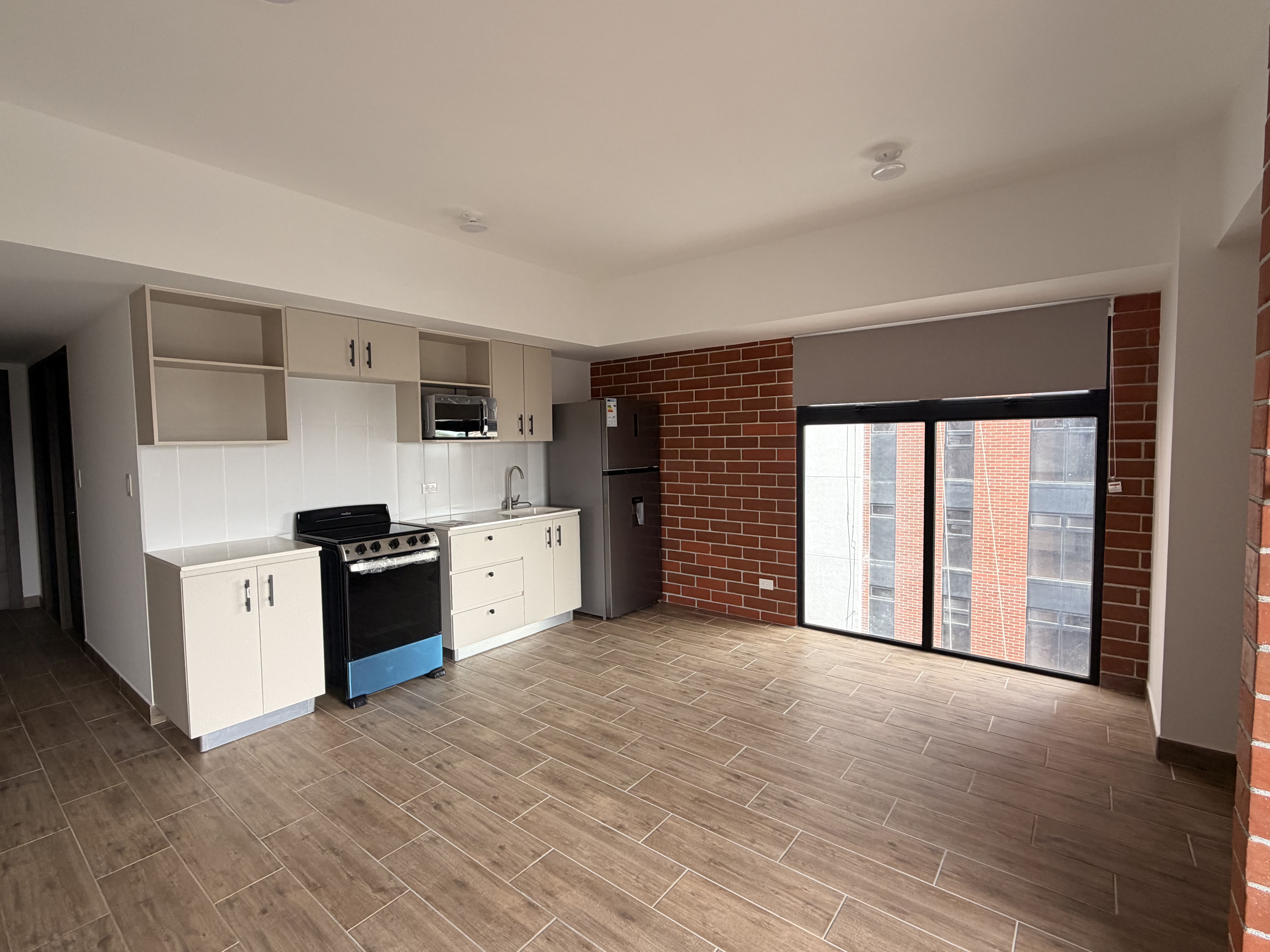 Apartamento en Alquiler Edificio Modra, zona 4 - Image 1