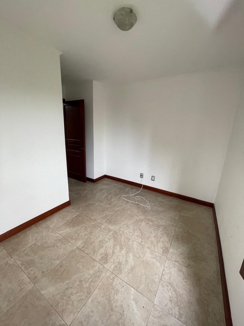 Apartamento en Alquiler Edificio Tadeus, zona 14 N6 - Miniatura 17
