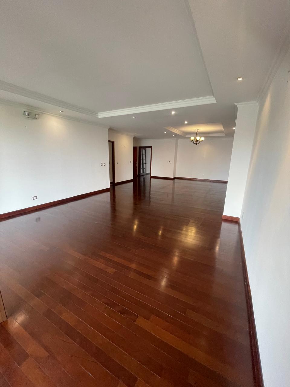 Apartamento en Alquiler Edificio Tadeus, zona 14 N6