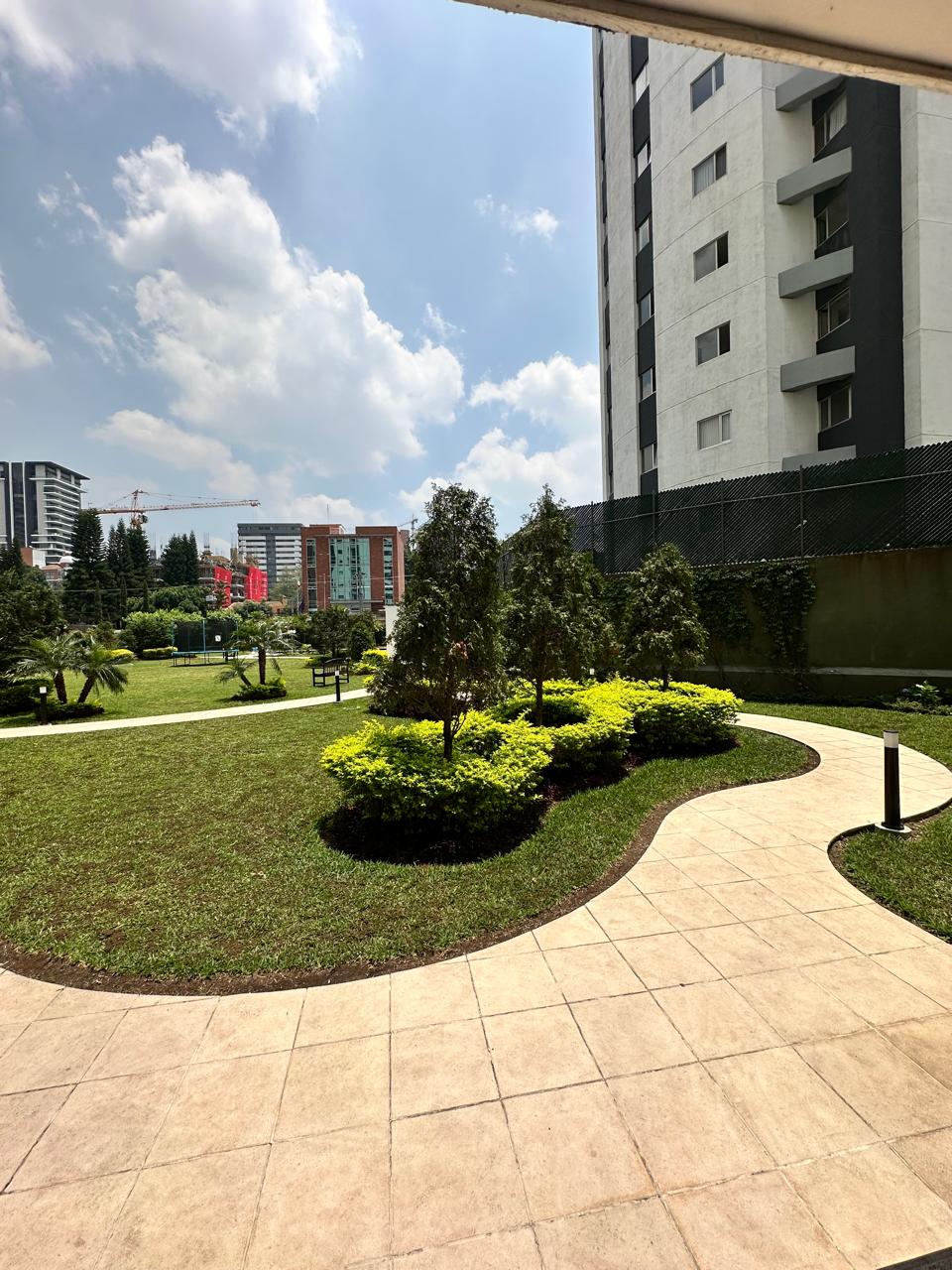 Apartamento en Alquiler Edificio Attica II, zona 14 - Miniatura 13