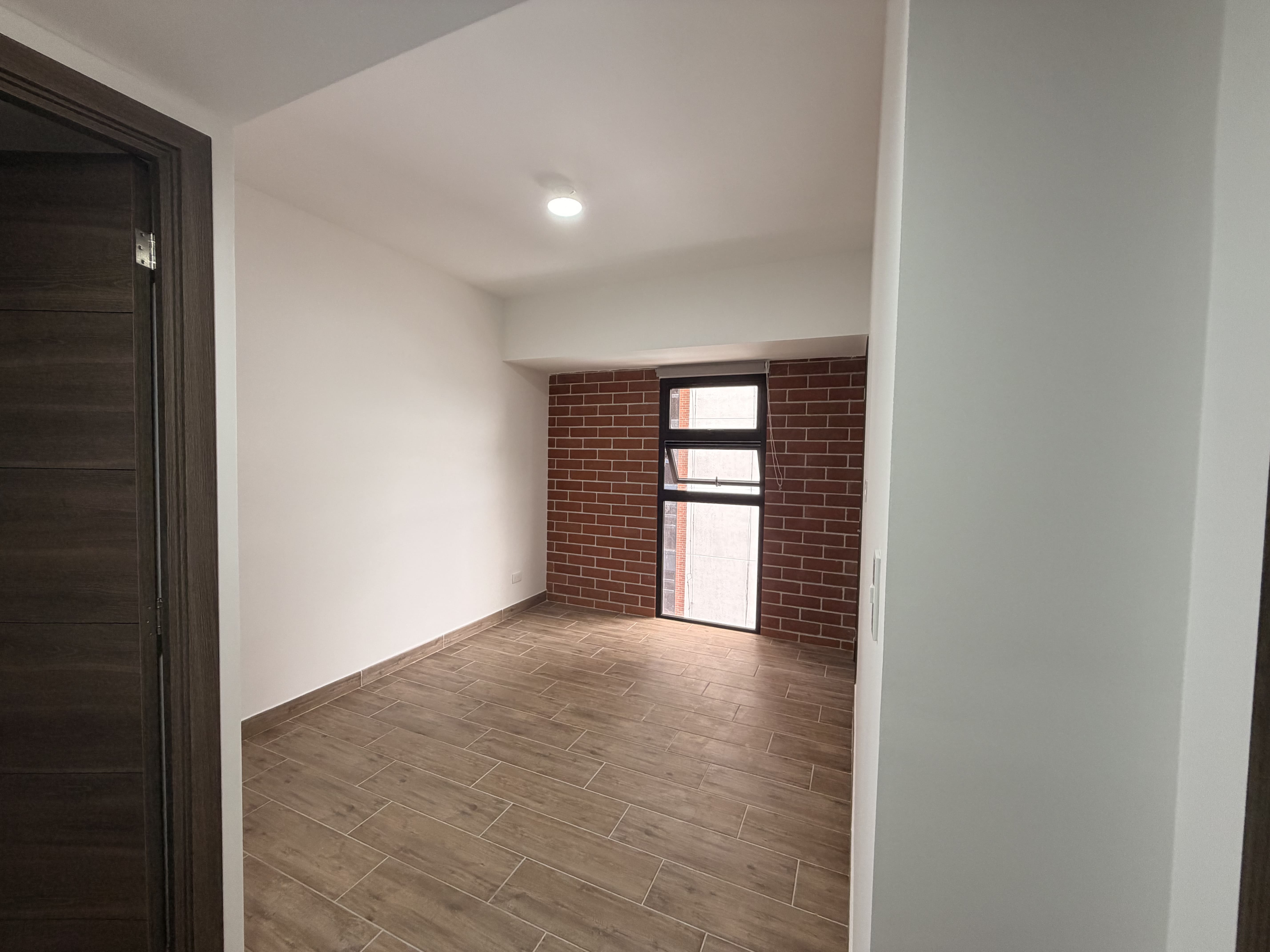 Apartamento en Alquiler Edificio Modra, zona 4 - Image 5