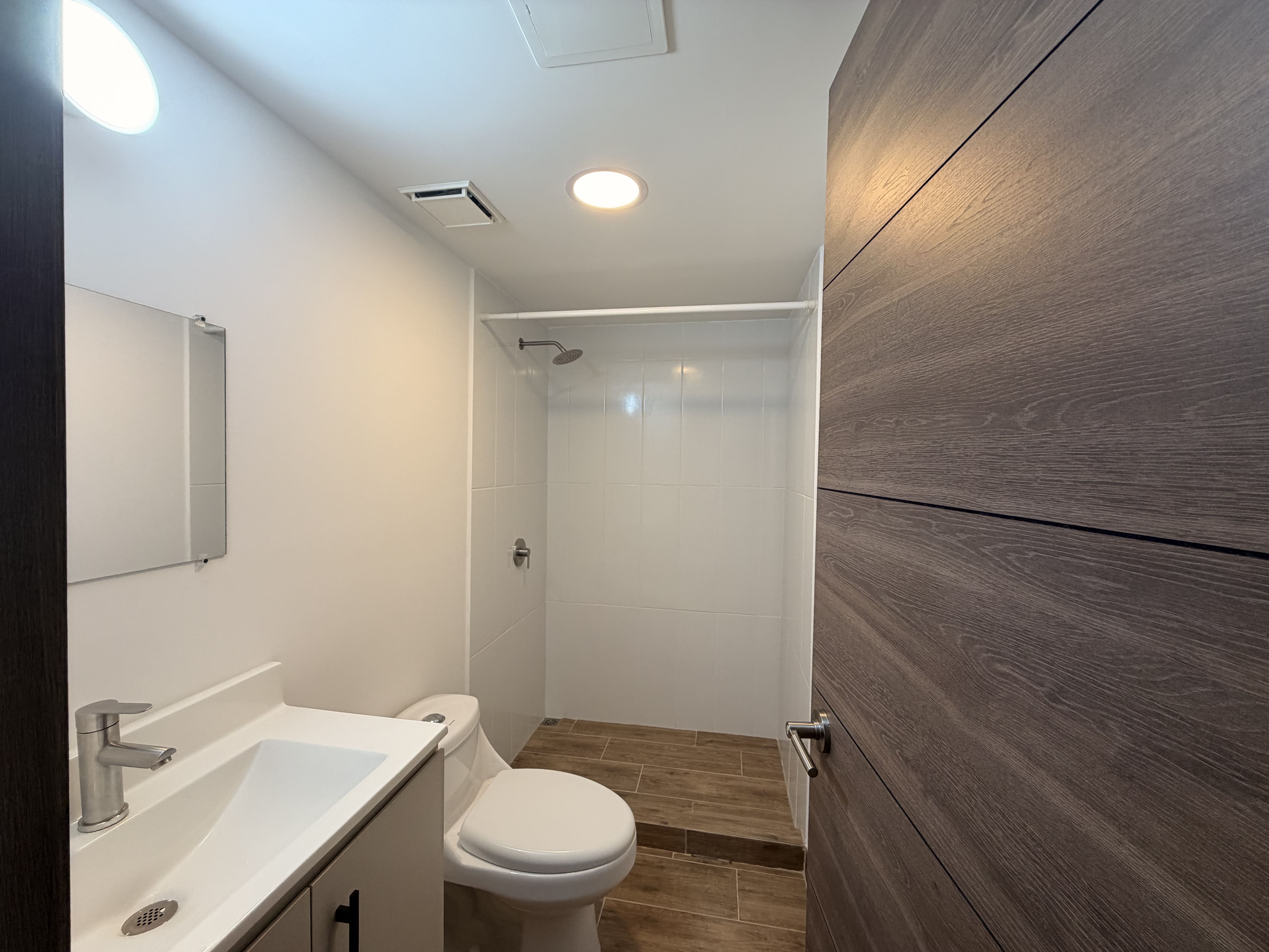 Apartamento en Alquiler Edificio Modra, zona 4 - Miniatura 10
