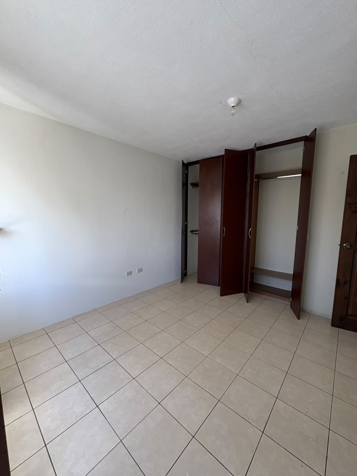 Casa en Alquiler Jardines de San Isidro, zona 16 - Miniatura 14