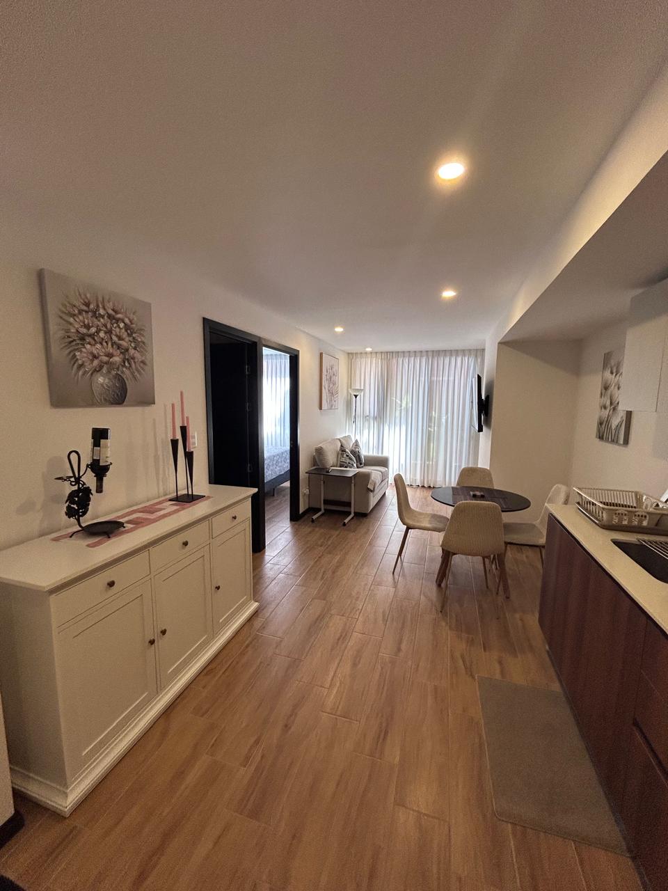 Apartamento en Alquiler Edificio Essenza, zona 13 - Image 1
