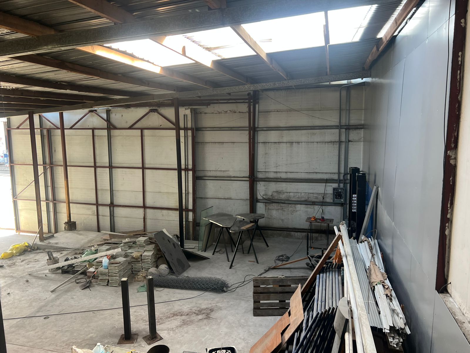 Se Alquila Bodega con Oficina en Llano Bonito 3