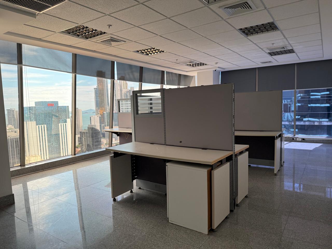 OFICINA EN ALQUILER – PH Twist Tower 