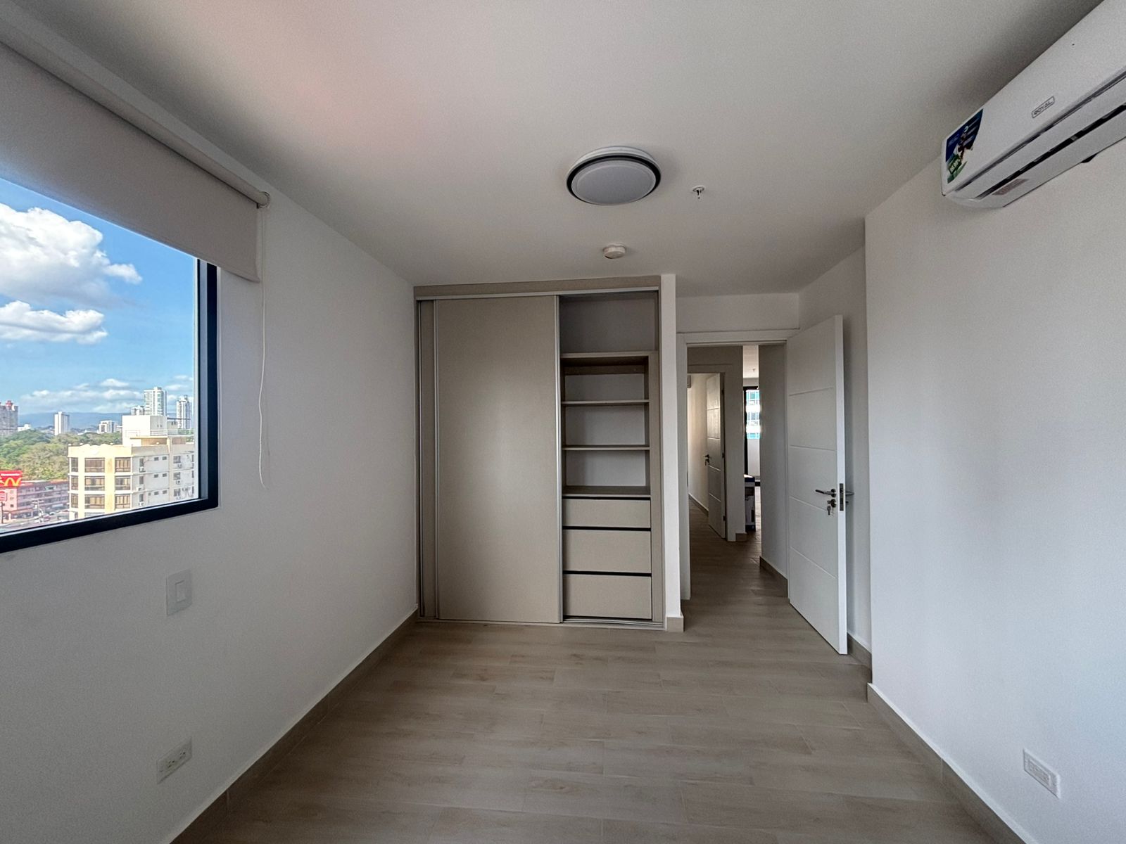APARTAMENTO EN ALQUILER – PH Sky 66 3