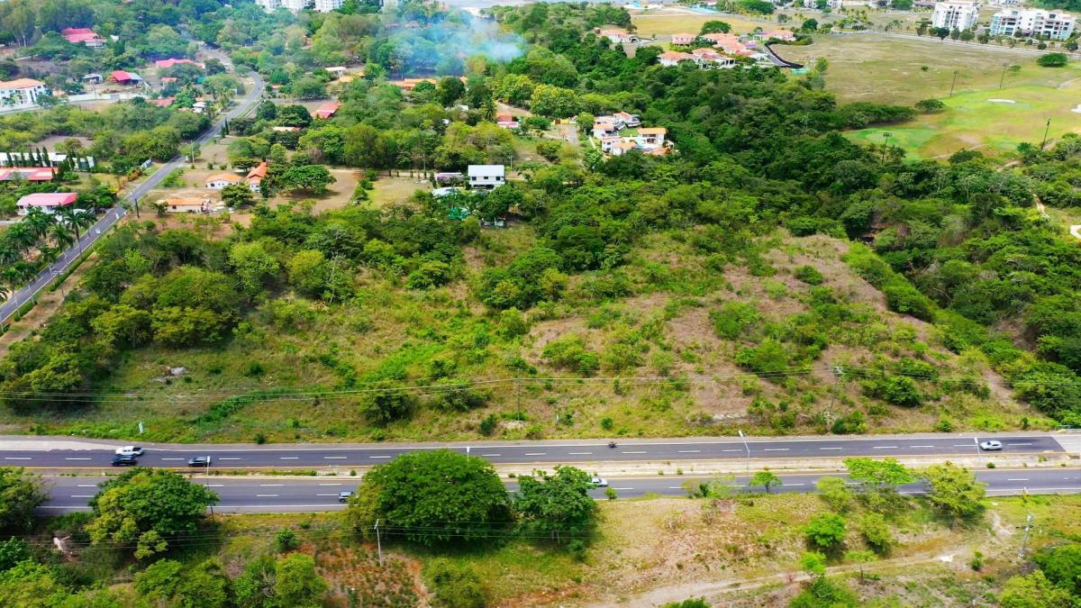 Venta de terreno en Rio Mar, San Carlos sobre la Panamericana 4