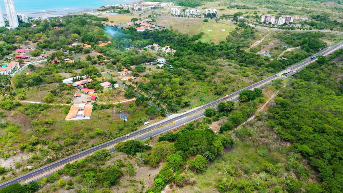 Venta de terreno en Rio Mar, San Carlos sobre la Panamericana 5