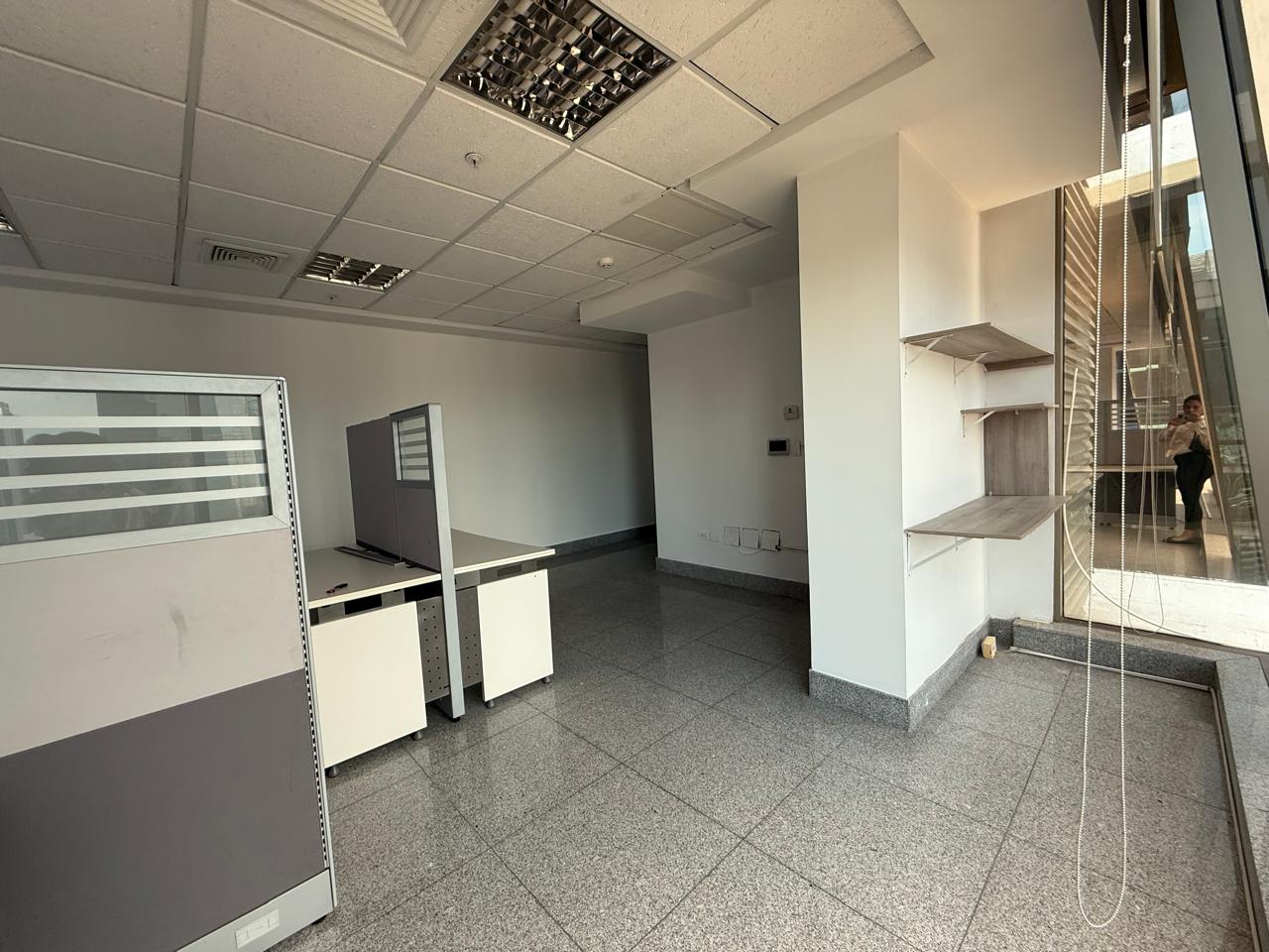 OFICINA EN ALQUILER – PH Twist Tower 4