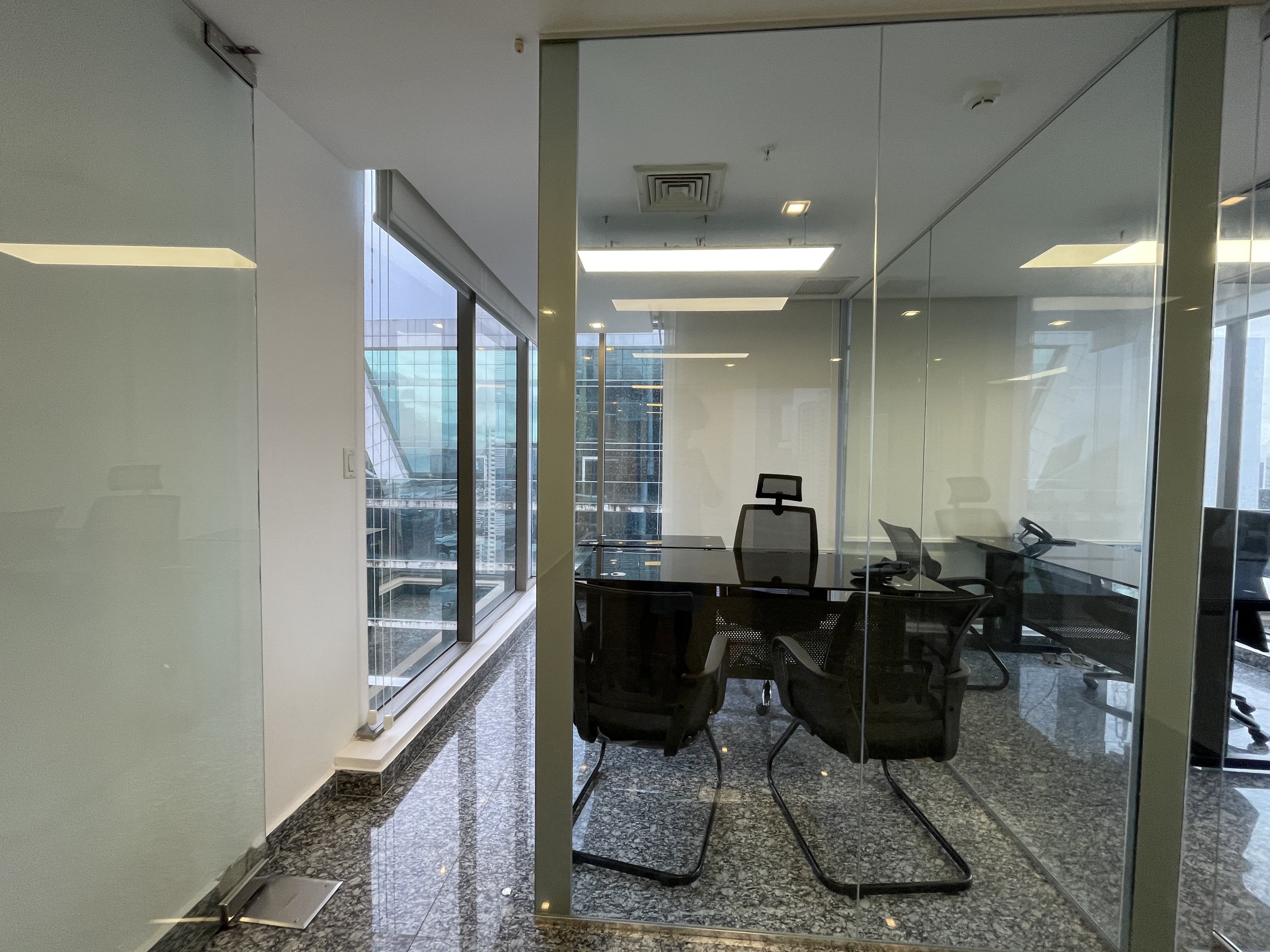Oficina amoblada en Alquiler, Obarrio - Ph Twist Tower 3