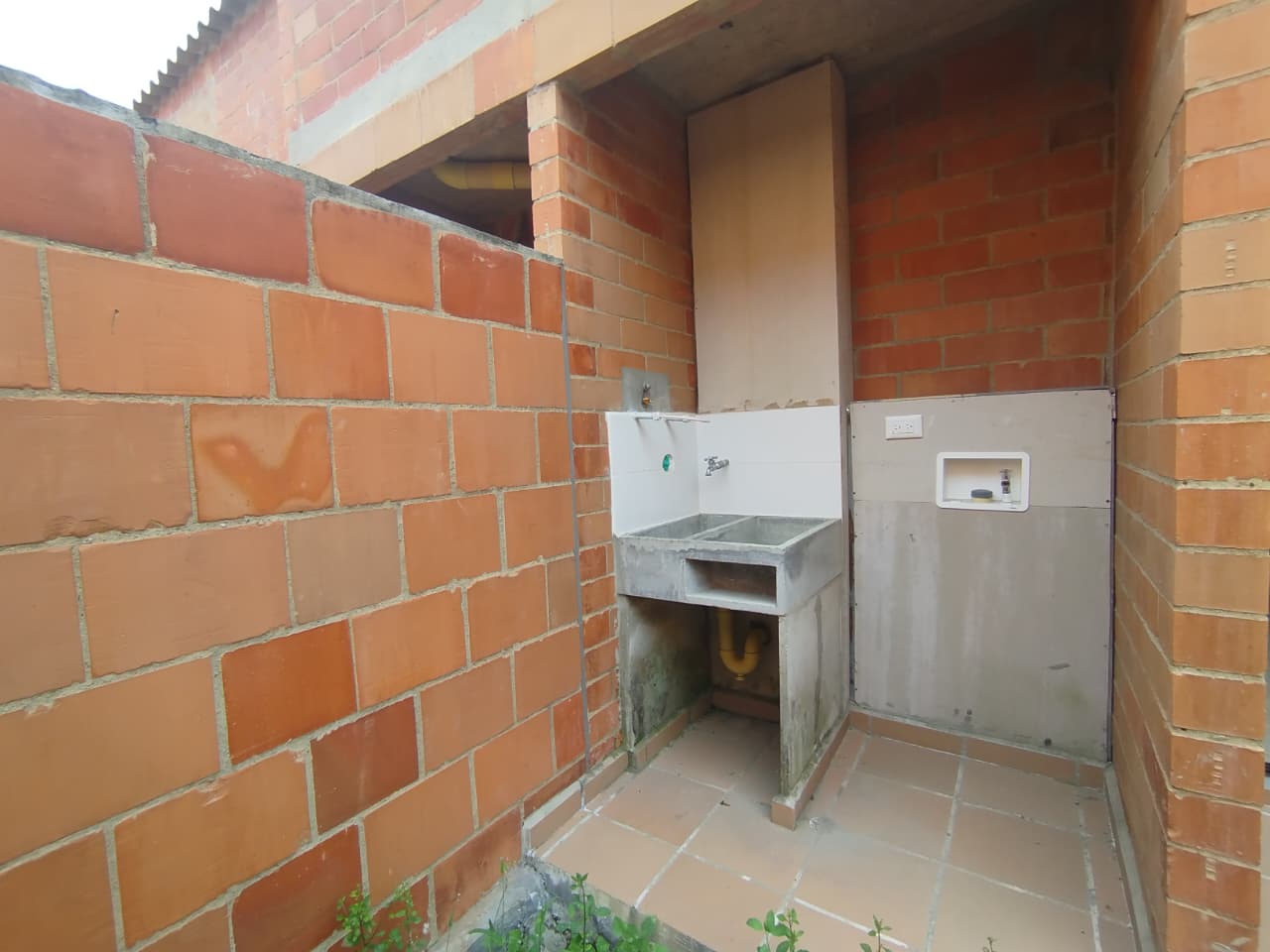 VENTA CASA OBRA GRIS CONJUNTO RES. ENTREVIENTOS JAMUNDI CH