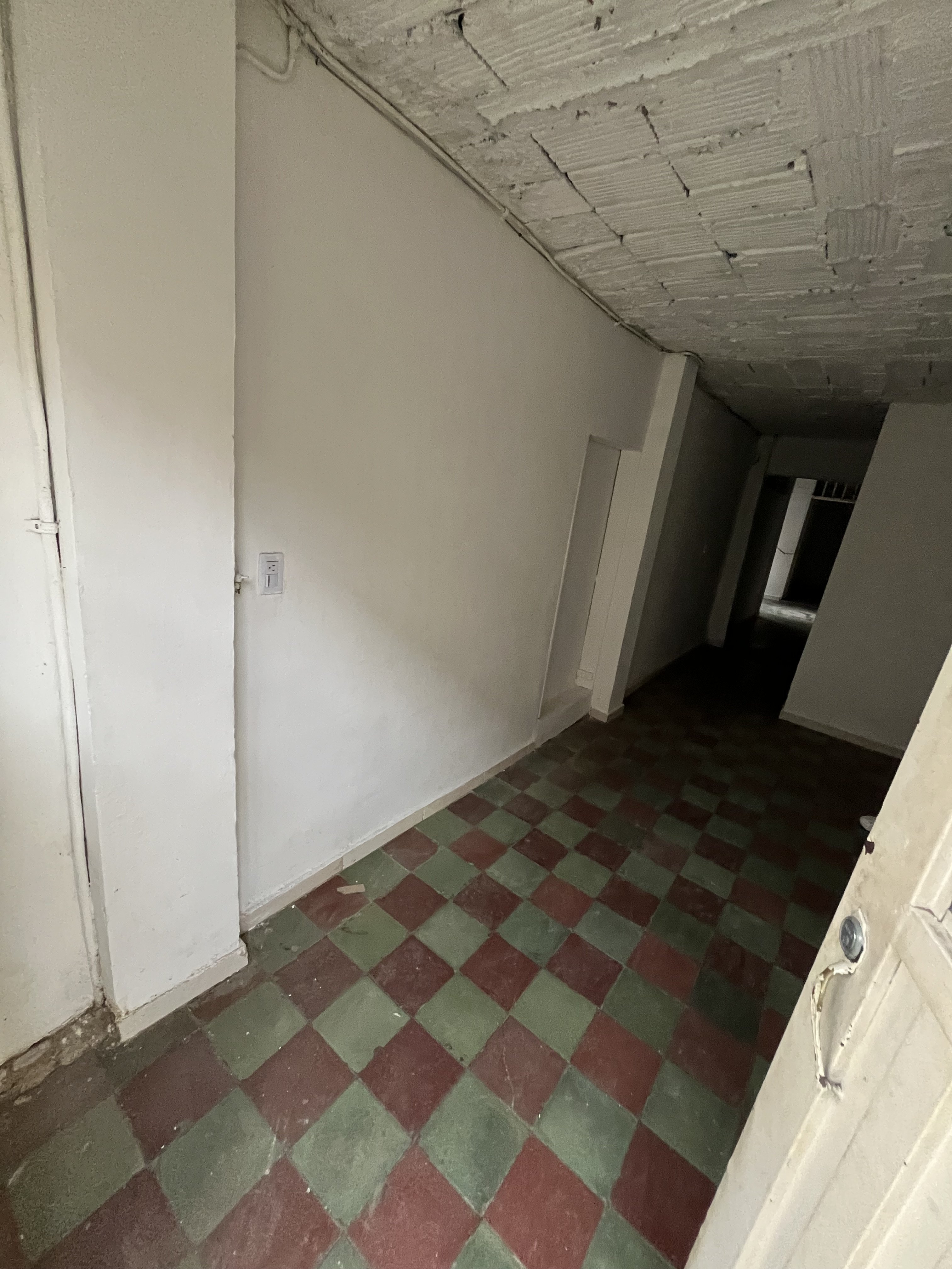 SE VENDE CASA CON APARTAMENTOS EN MANUELA BELTRÁN