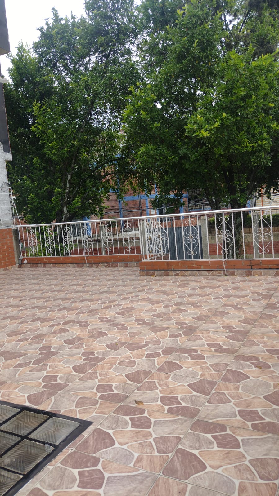 SE VENDE CASA BARRIO SANTA ISABEL