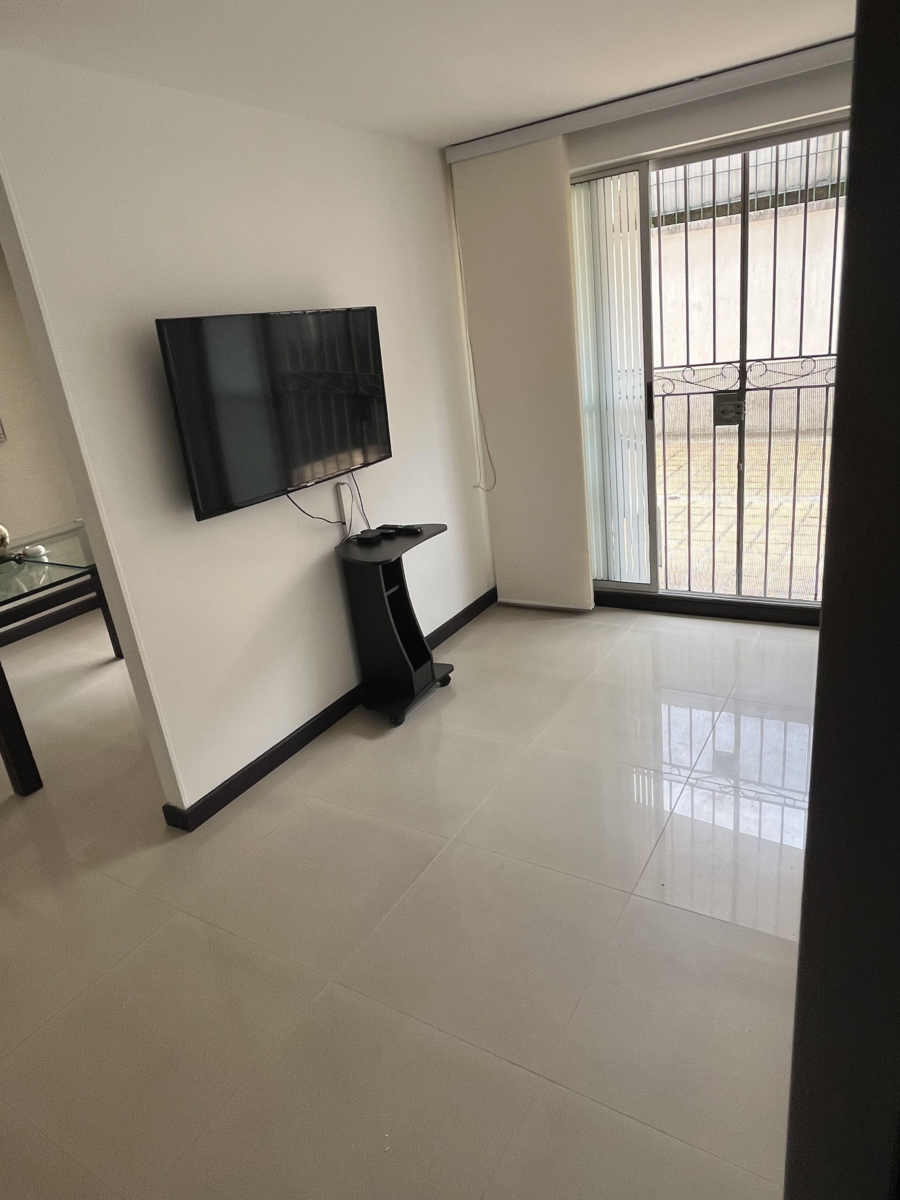 VENDO APARTAMENTO PRIMER PISO CON TERRAZA EN INGENIO